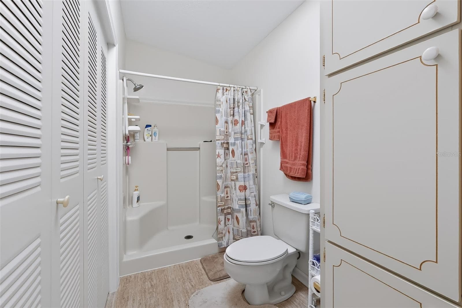 En Suite Bathroom - 1220 MARIA CT, LADY LAKE