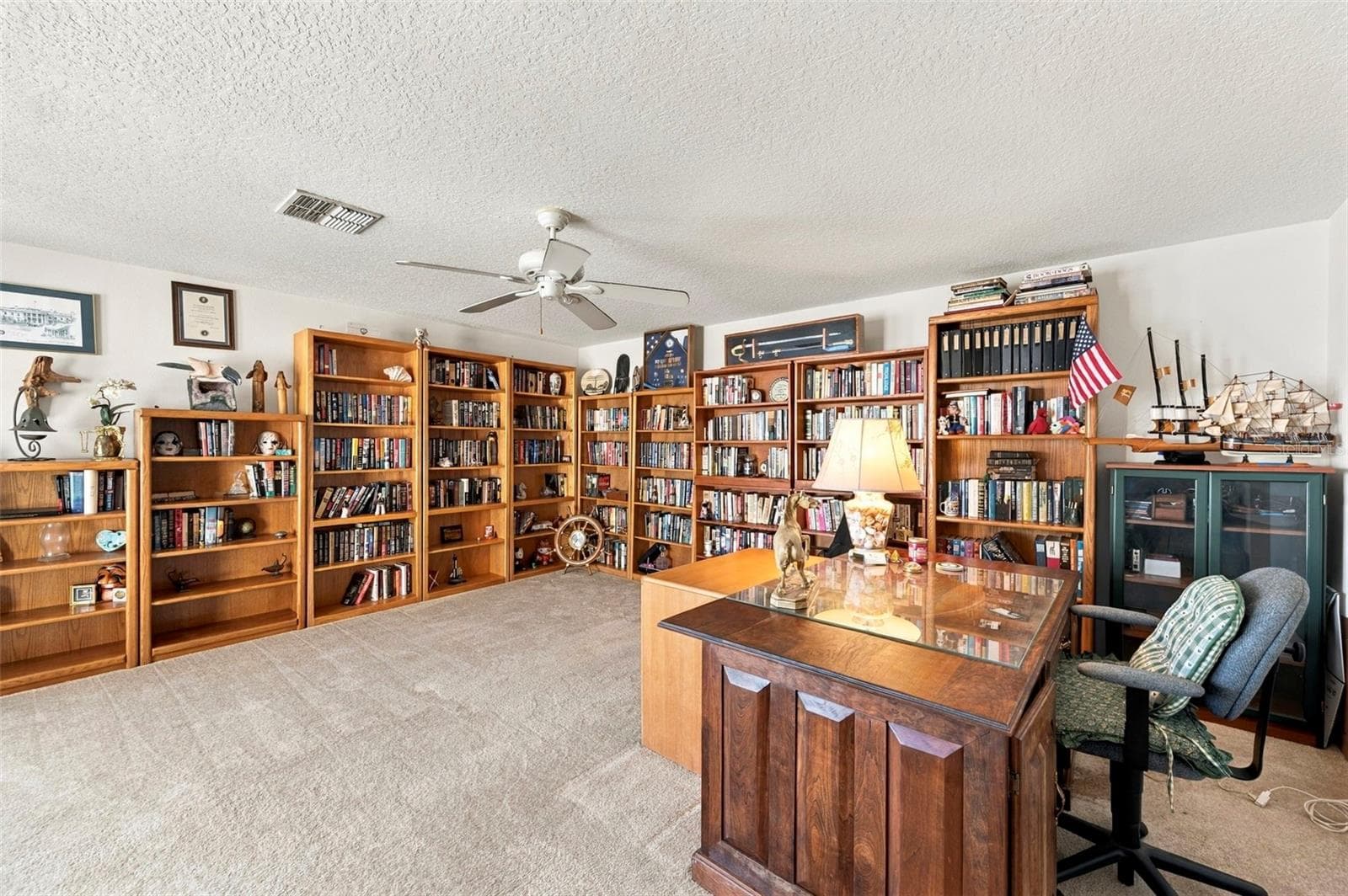 Huge Loft (Bedroom) large walk in closet - 23442 VISTAMAR CT, LAND O LAKES