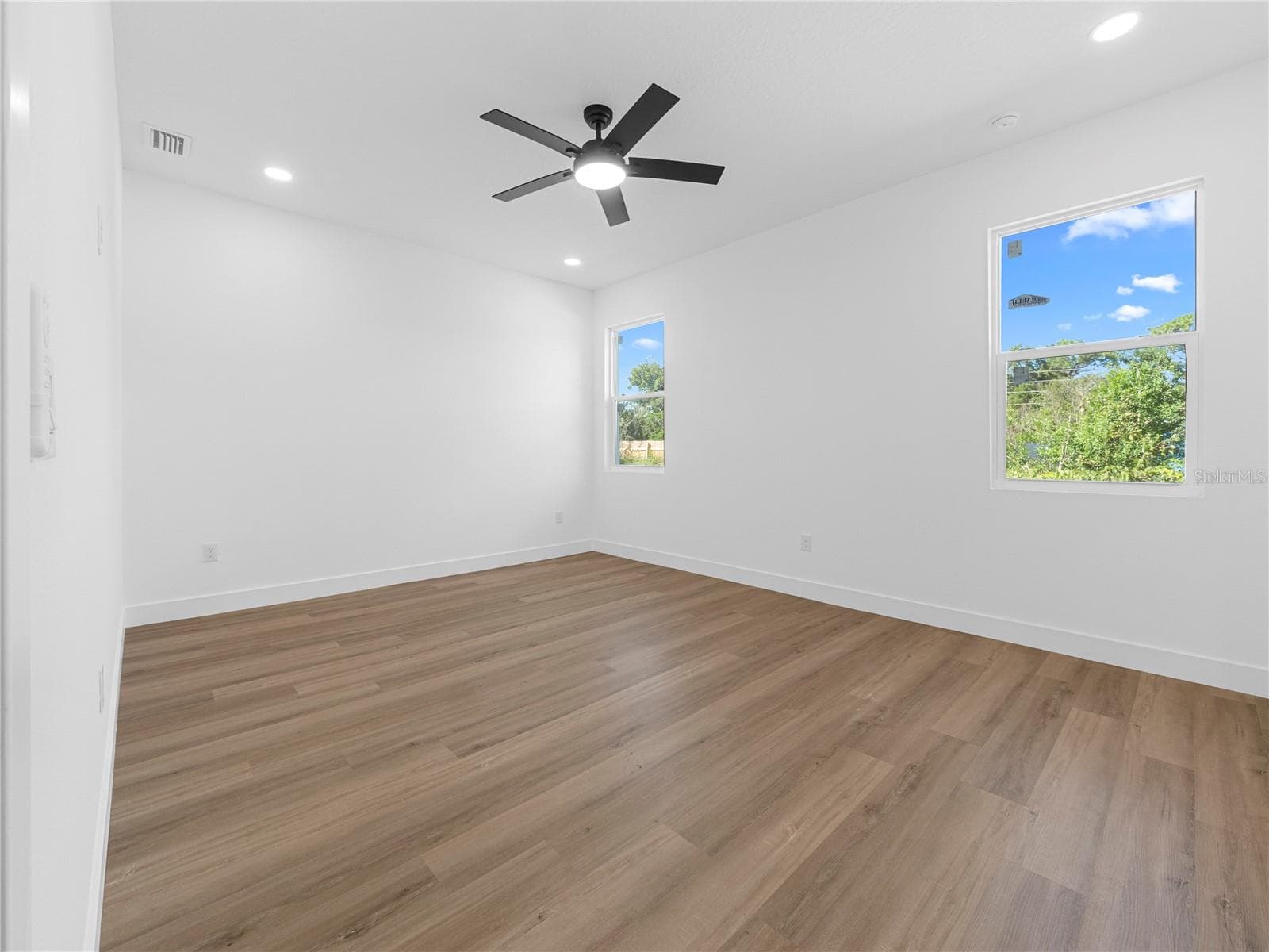 Single Family Residence at 9449 SPRING HILL DR, SPRING HILL, photo 32 of 43