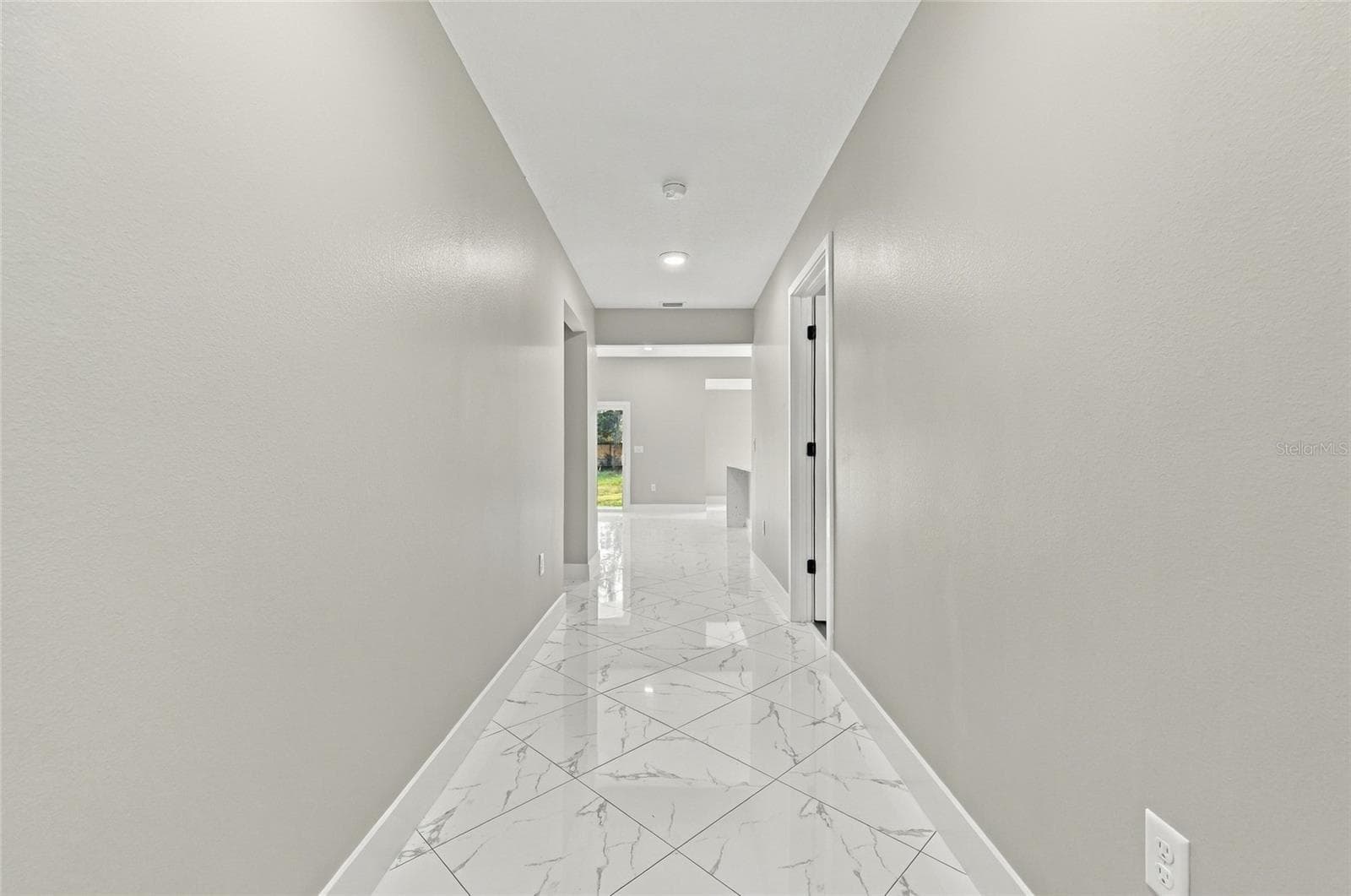 Hallway - 11134 WOODSIDE DR, LEESBURG