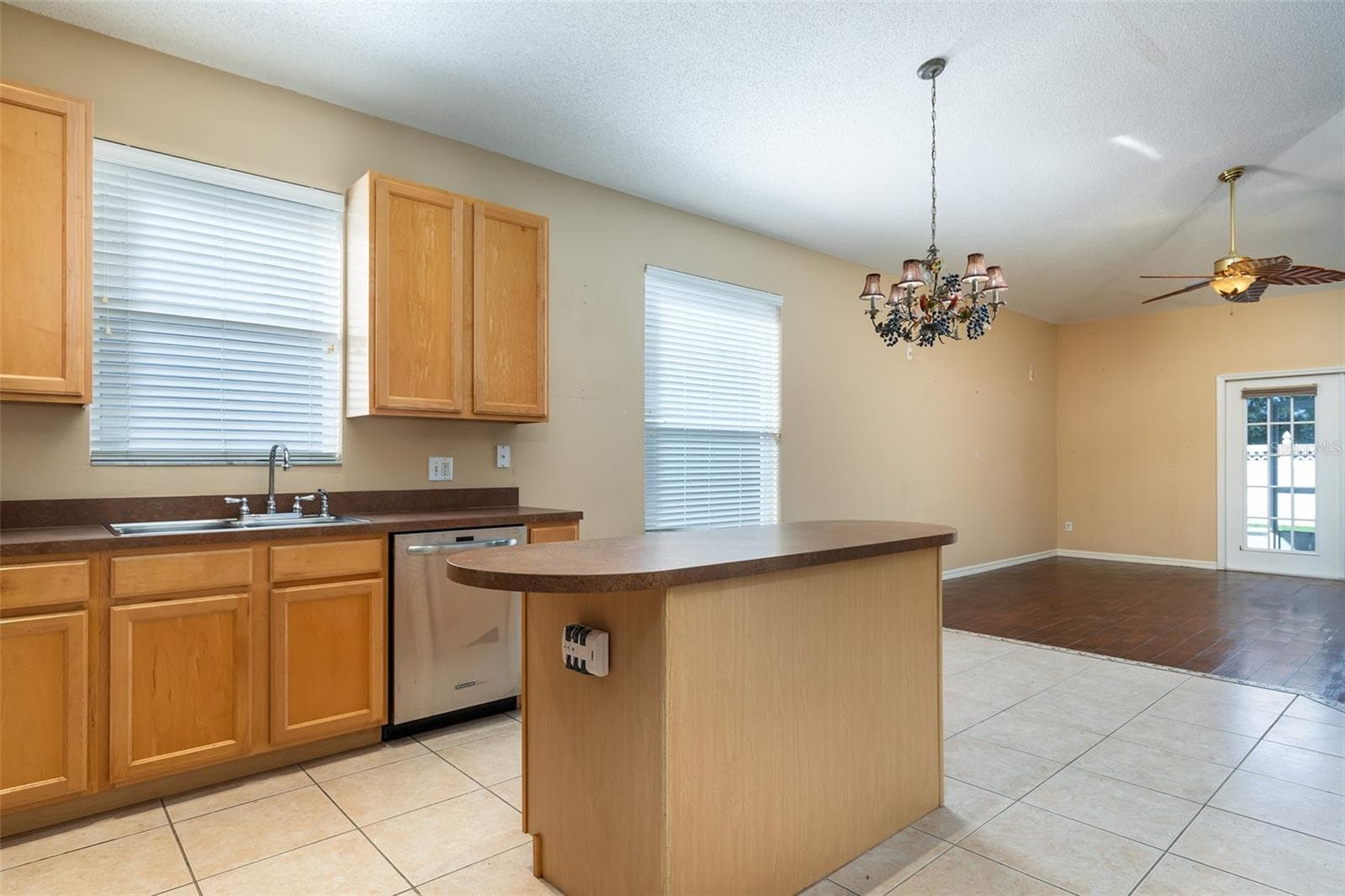 Kitchen - 2410 SIWARD AVE, ORLANDO