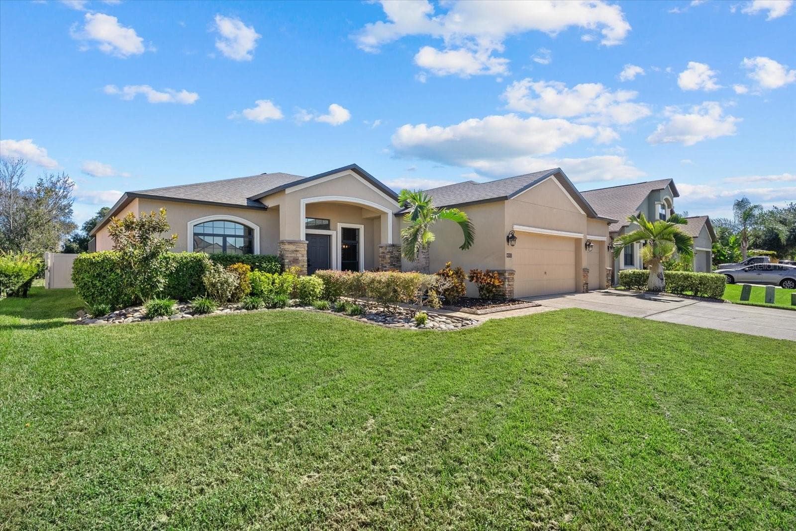 Single Family Residence at 308 STAR SHELL DR, APOLLO BEACH, photo 2 of 67