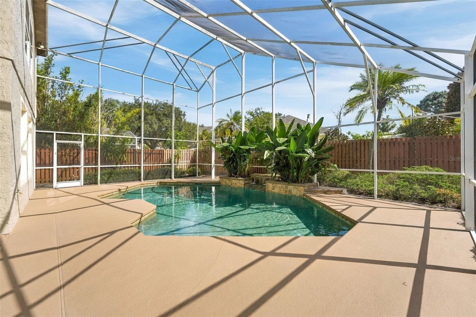 Single Family Residence at 8426 DIAMOND COVE CIR, ORLANDO, photo 2 of 71
