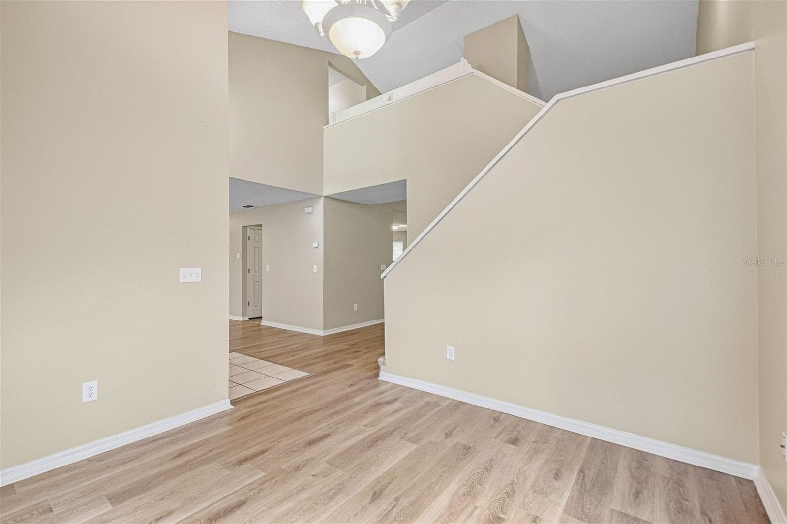 Single Family Residence at 9006 DIXIANA VILLA CIR, TAMPA, photo 27 of 109