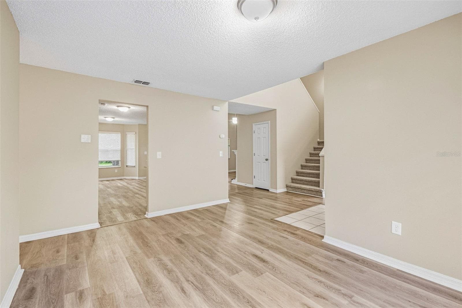 Single Family Residence at 9006 DIXIANA VILLA CIR, TAMPA, photo 33 of 109