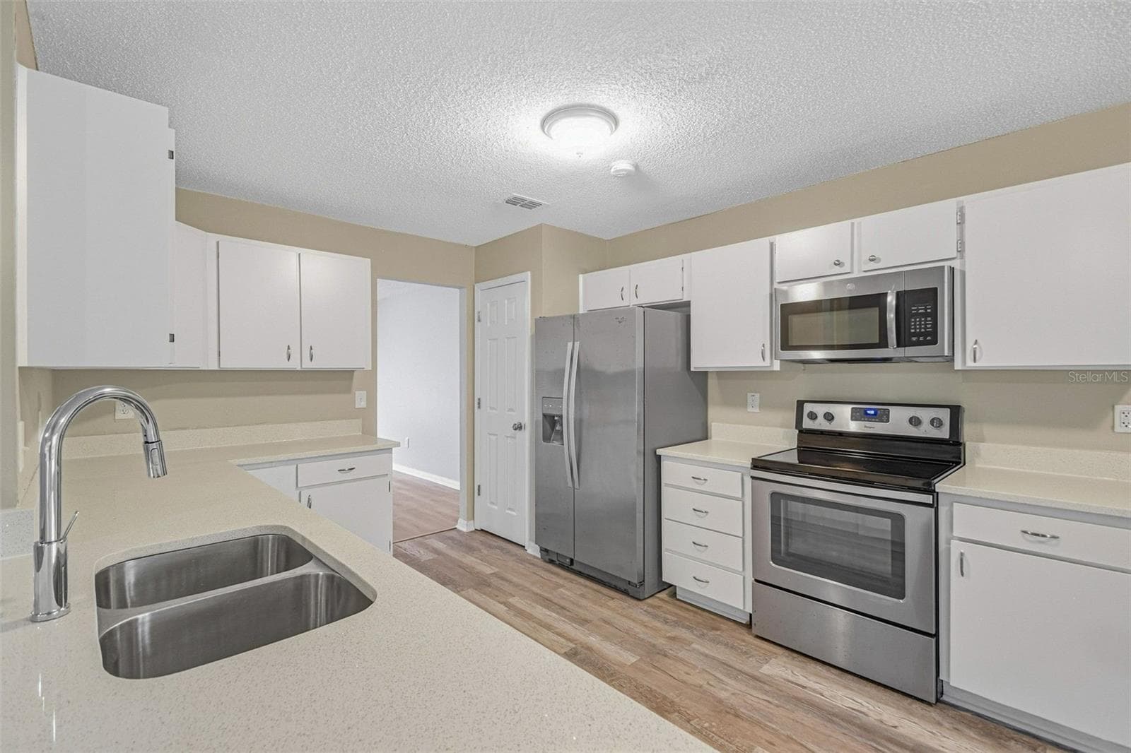 Single Family Residence at 9006 DIXIANA VILLA CIR, TAMPA, photo 43 of 109