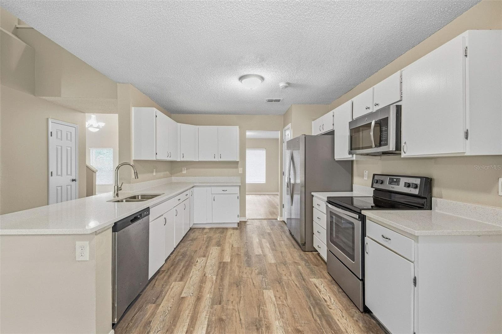Single Family Residence at 9006 DIXIANA VILLA CIR, TAMPA, photo 47 of 109