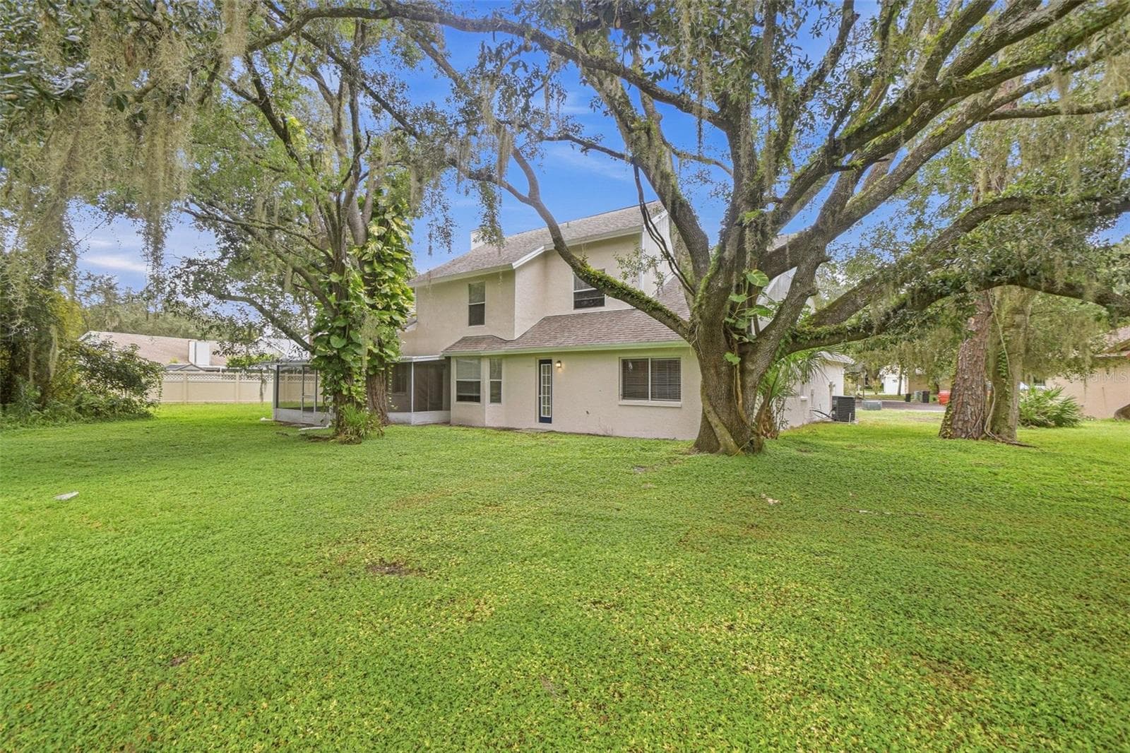 Single Family Residence at 9006 DIXIANA VILLA CIR, TAMPA, photo 102 of 109