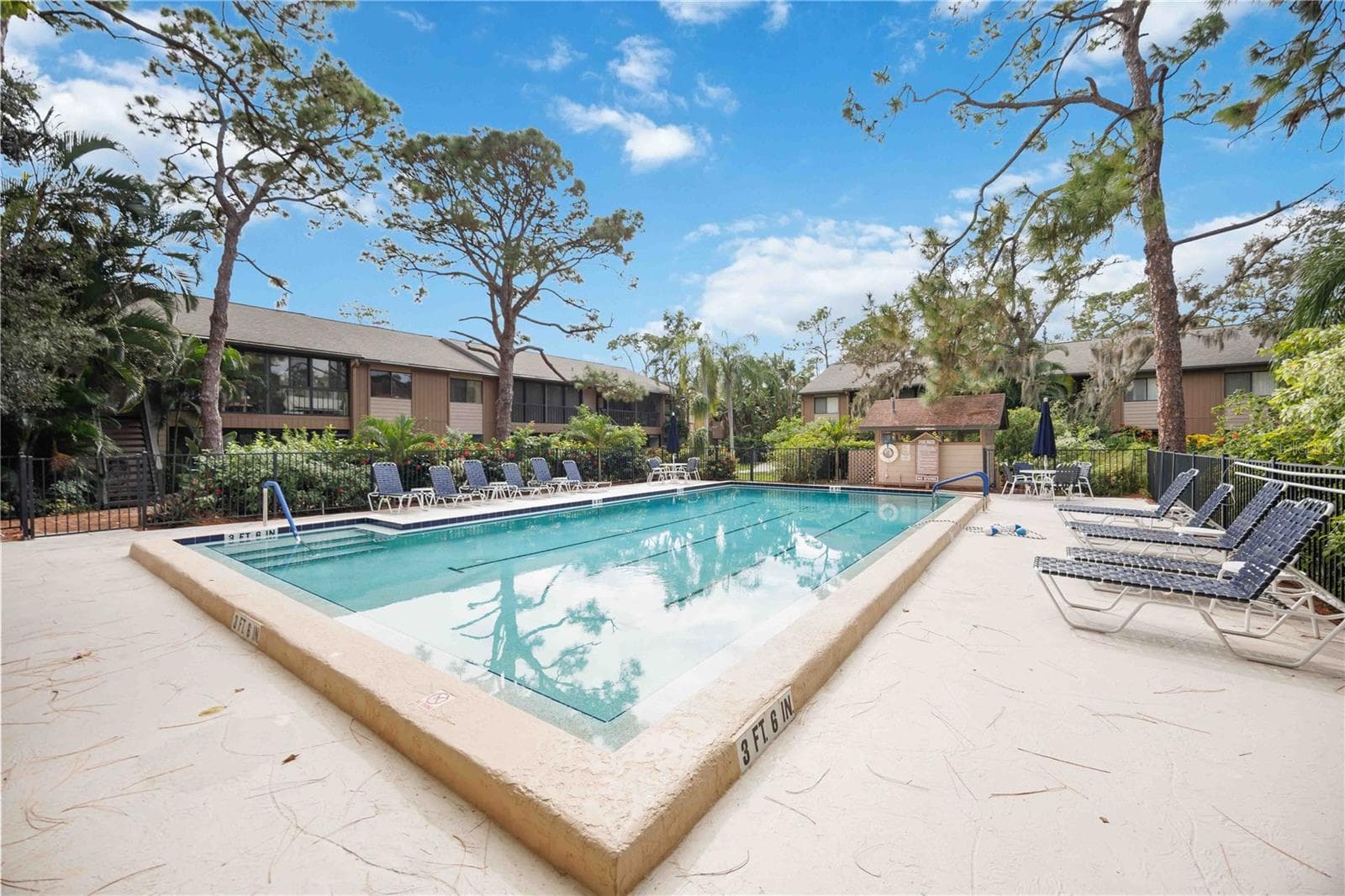 Condominium at 1711 PELICAN COVE RD #443, SARASOTA, photo 27 of 34