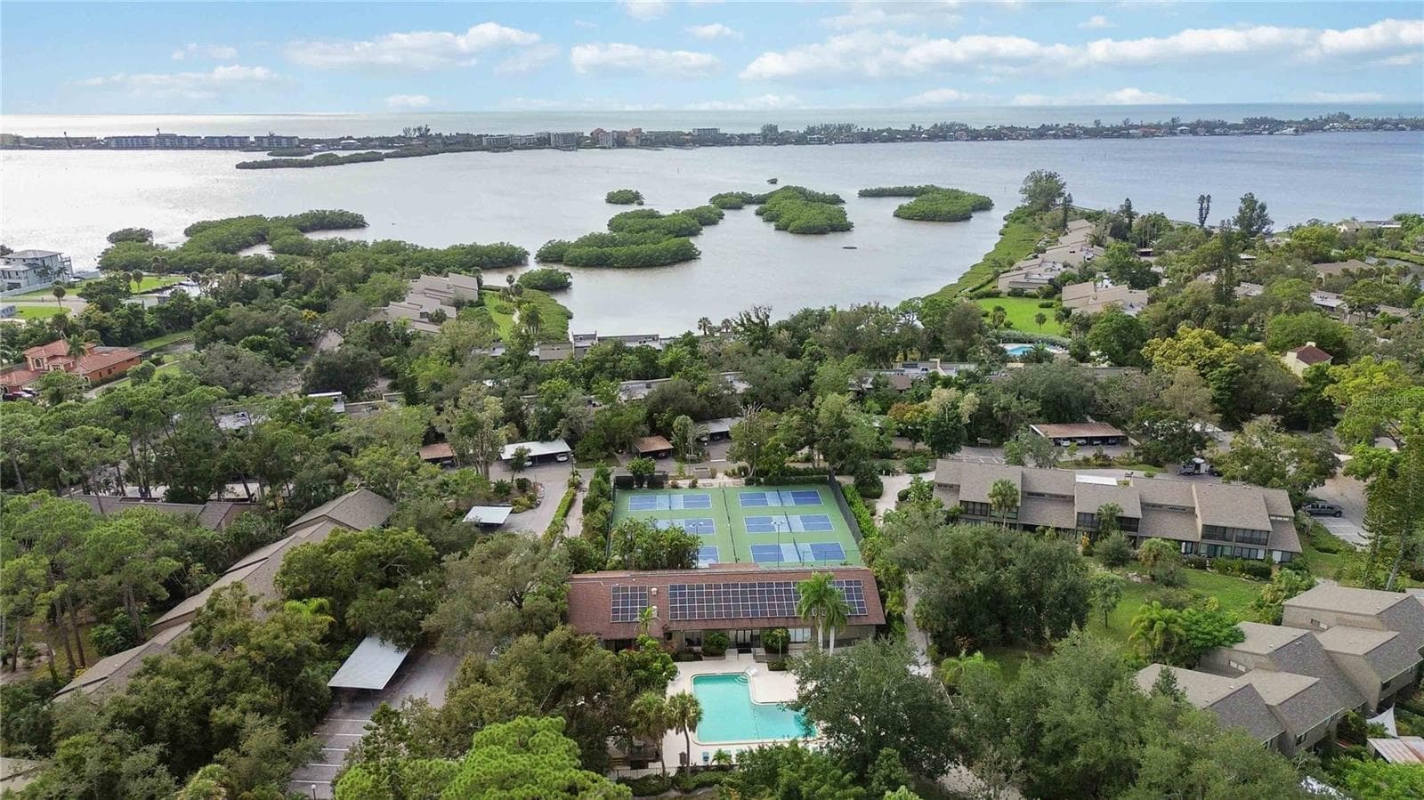 Condominium at 1711 PELICAN COVE RD #443, SARASOTA, photo 33 of 34