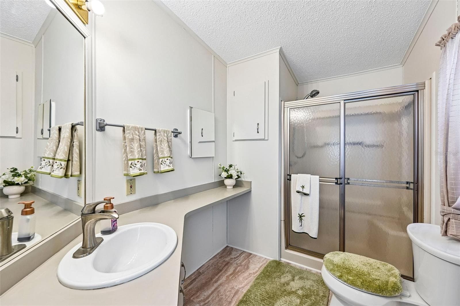Primary Bathroom with Walk-in Shower - 8510 COUNTESS AVENUE CIR, PALMETTO