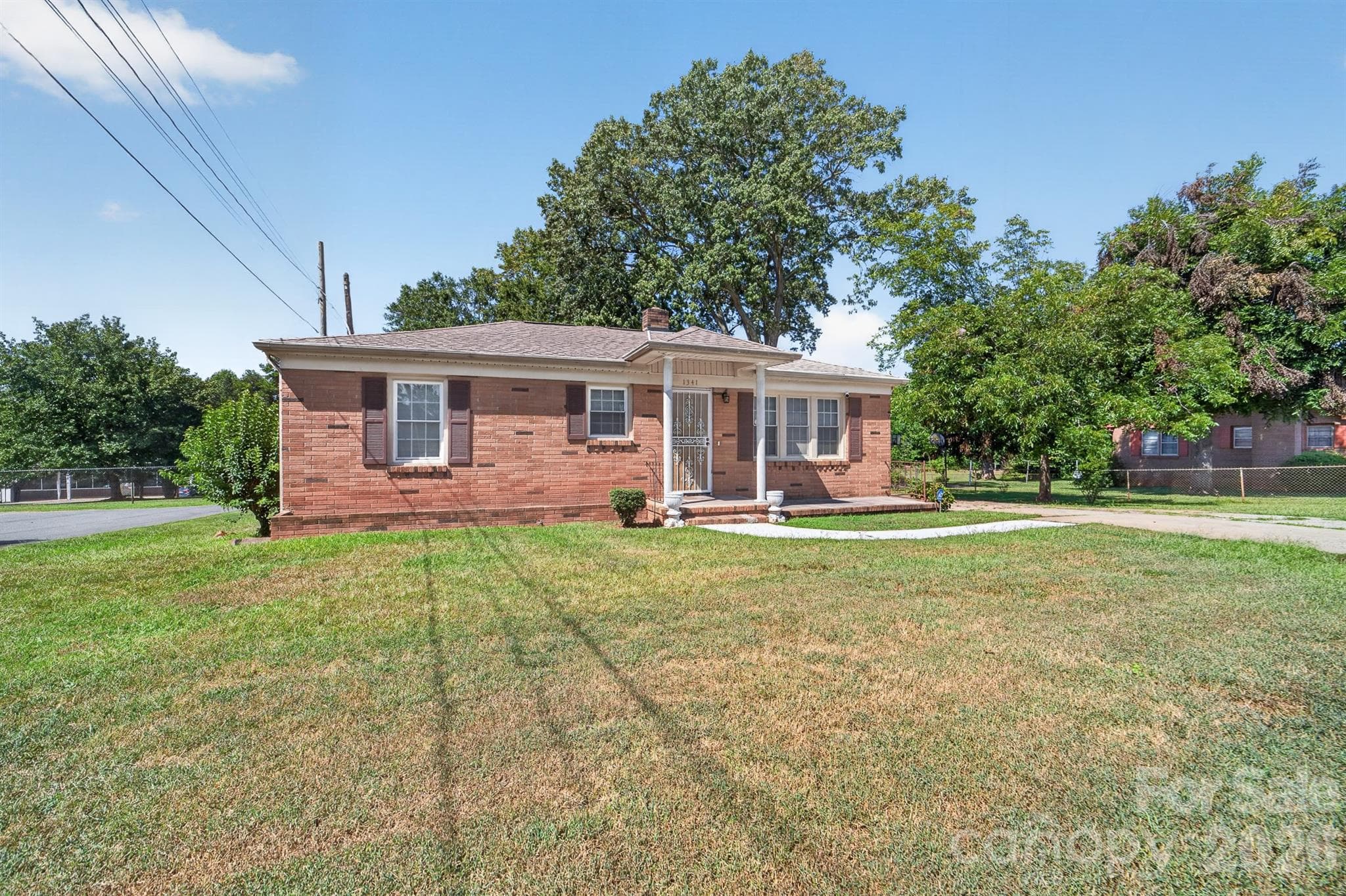 Single Family Residence at 1341 Bradford Heights Drive, Gastonia, photo 4 of 22