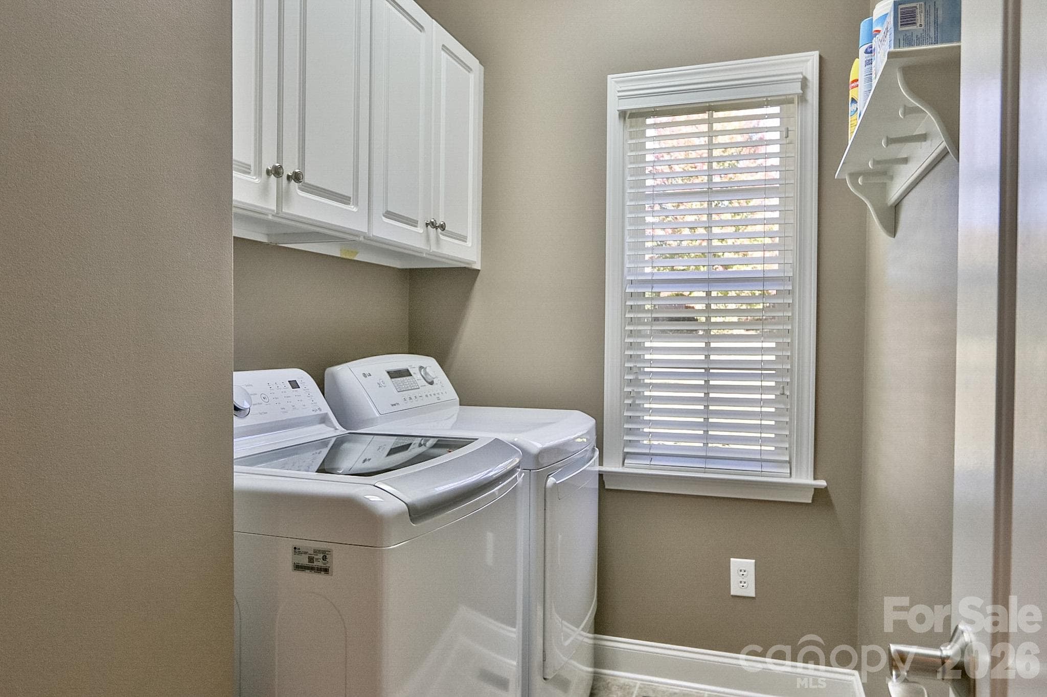 Single Family Residence at 2122 Walnut Crossing Run, Yadkinville, photo 14 of 44