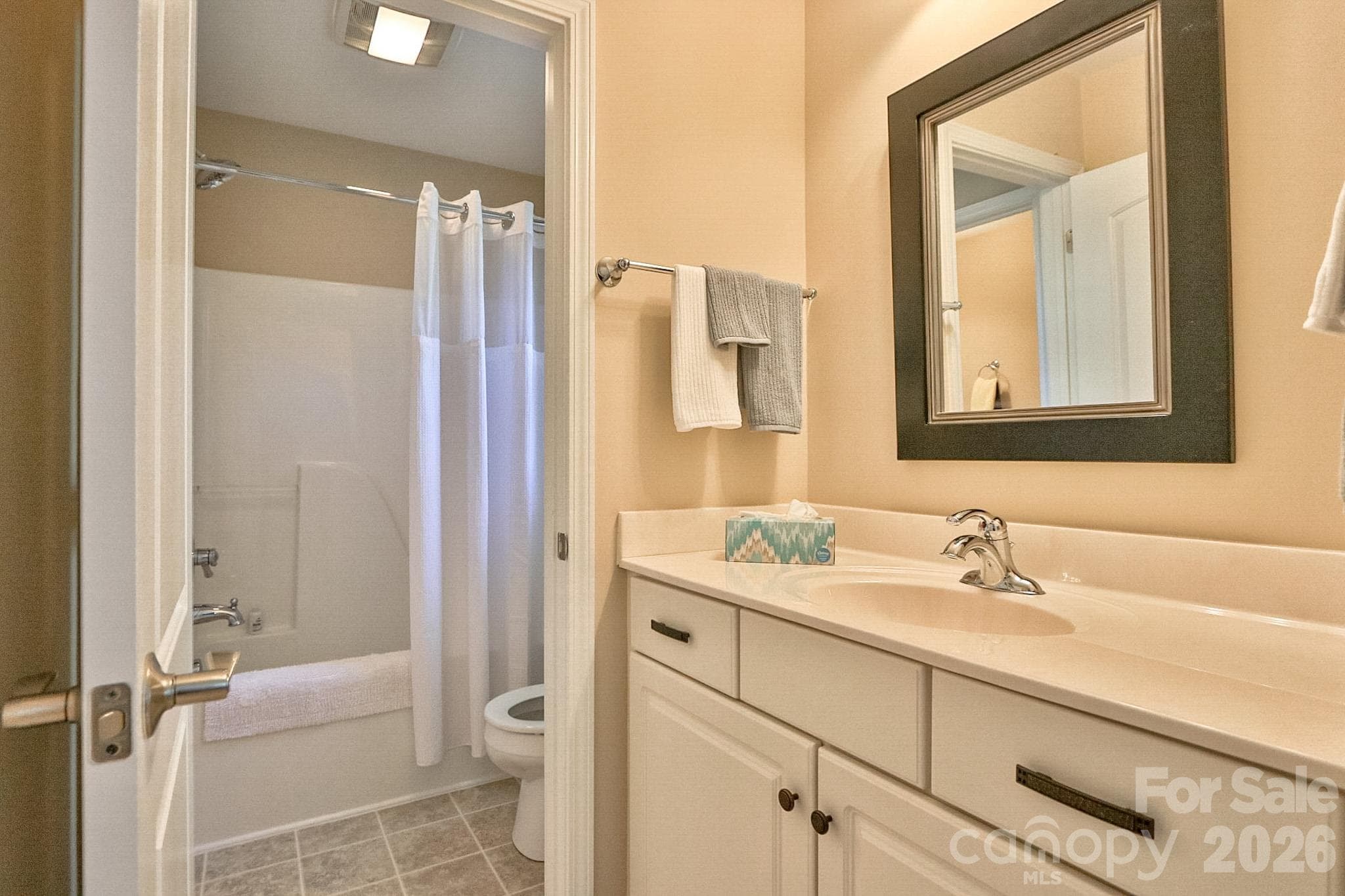Single Family Residence at 2122 Walnut Crossing Run, Yadkinville, photo 26 of 44
