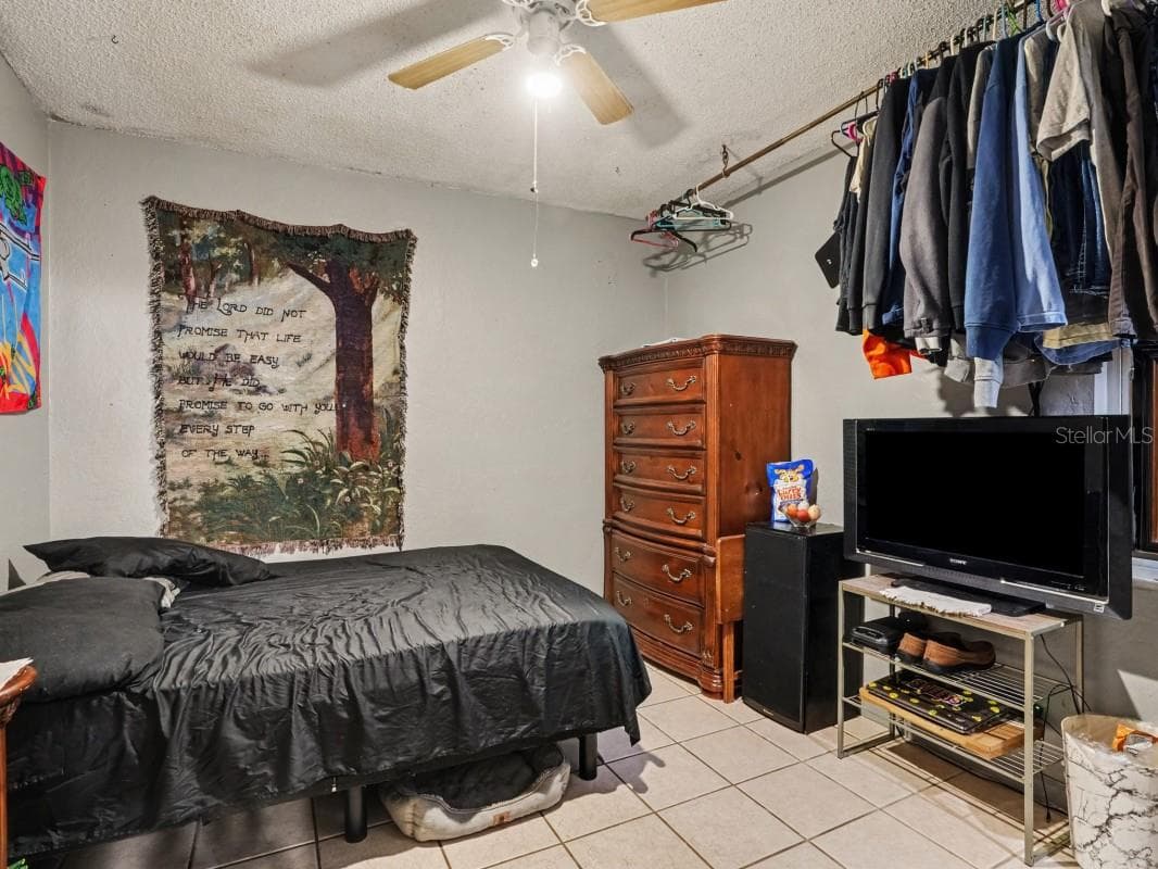 Single Family Residence at 6313 SWEETWATER DR E, LAKELAND, photo 14 of 29