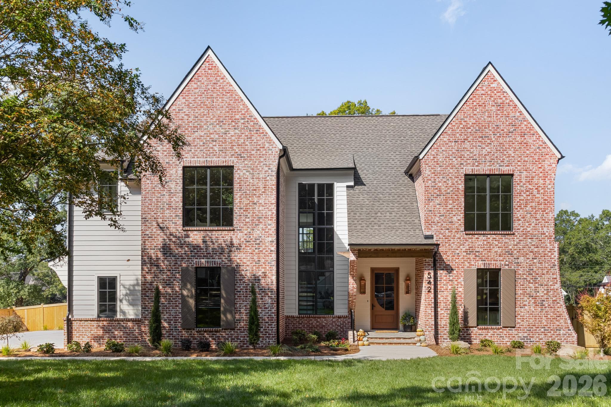 Single Family Residence at 542 Lansdowne Road, Charlotte, photo 2 of 48