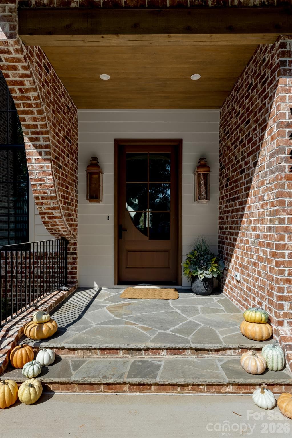 Single Family Residence at 542 Lansdowne Road, Charlotte, photo 3 of 48