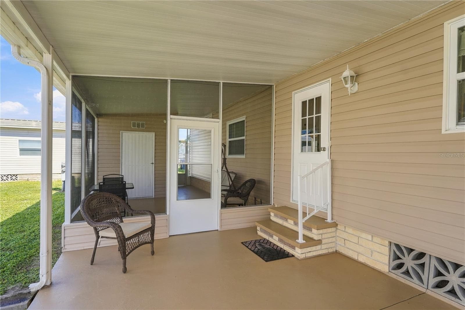 Manufactured Home at 5619 BAYSHORE RD #422, PALMETTO, photo 5 of 48