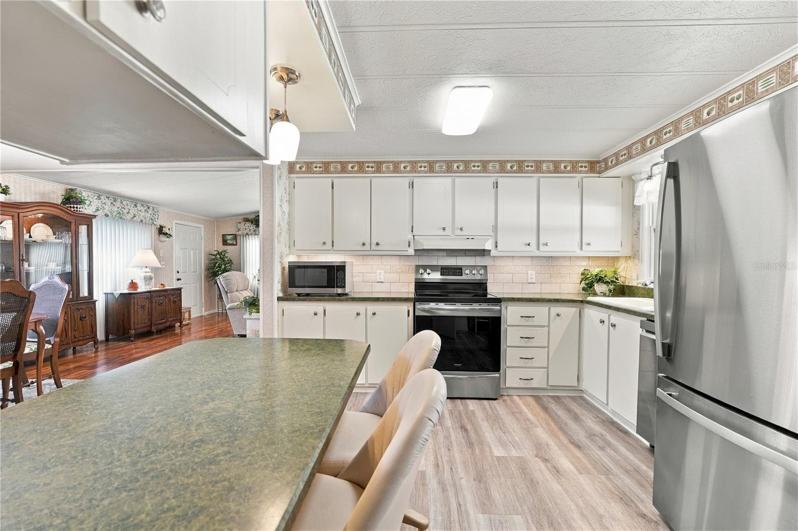 Manufactured Home at 5619 BAYSHORE RD #422, PALMETTO, photo 11 of 48