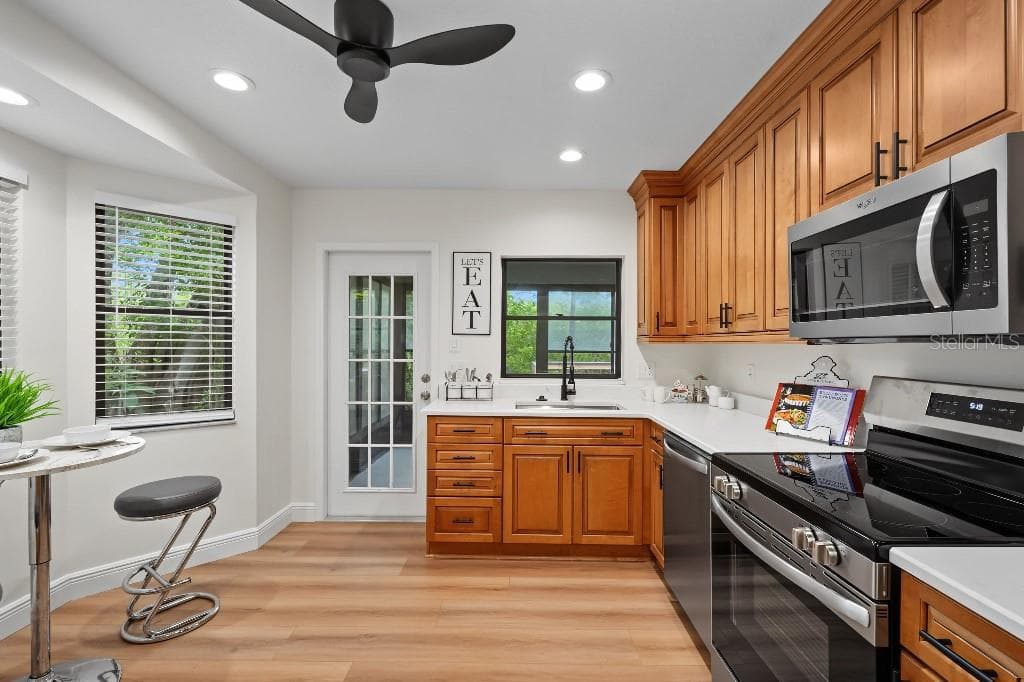 Single Family Residence at 3010 LONGBROOKE WAY, CLEARWATER, photo 10 of 33