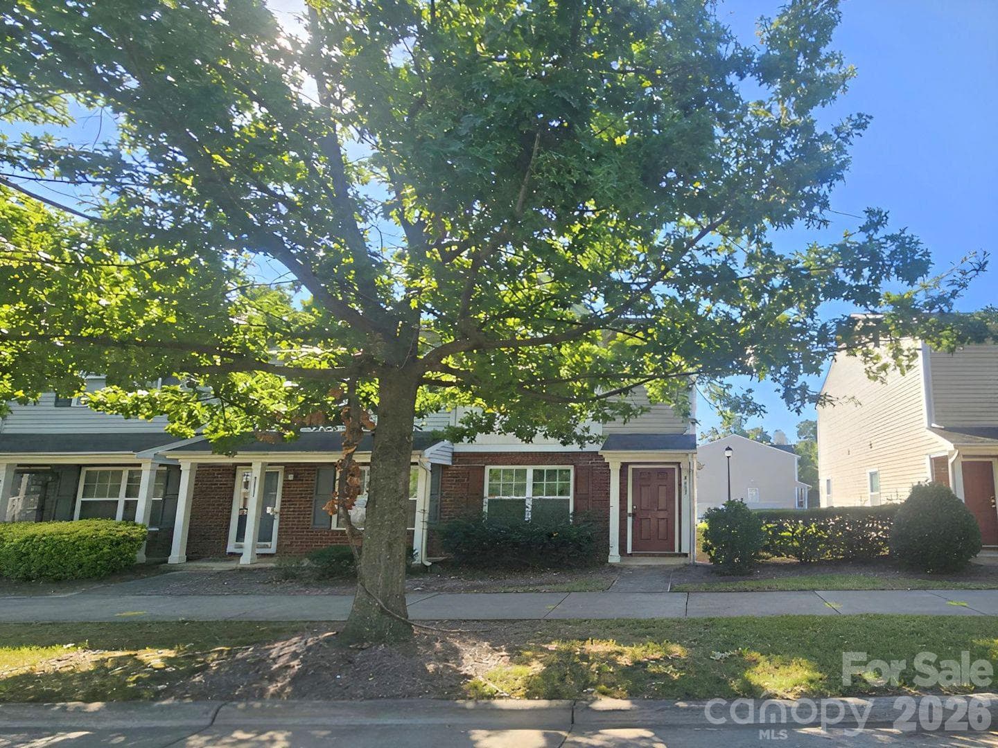 Townhouse at 4657 Johnston Oehler Road, Charlotte, photo 2 of 16