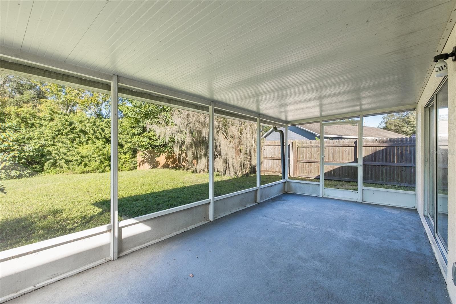Single Family Residence at 8150 TOM SAWYER DR, TAMPA, photo 28 of 35