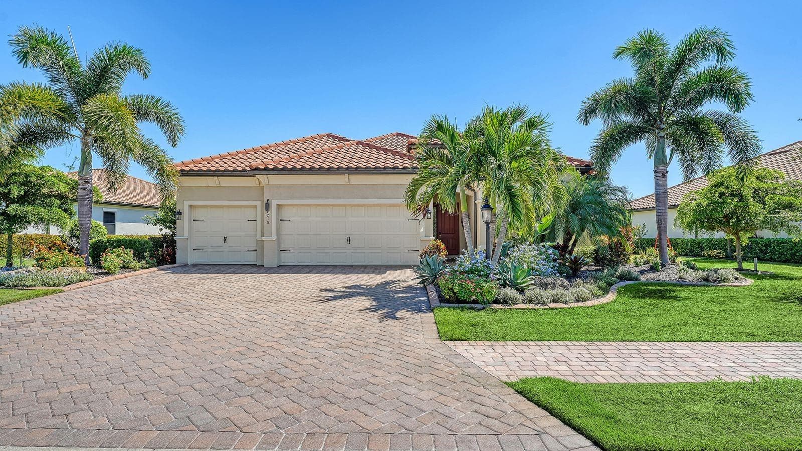 Single Family Residence at 16218 CASTLE PARK TER, LAKEWOOD RANCH, photo 7 of 73