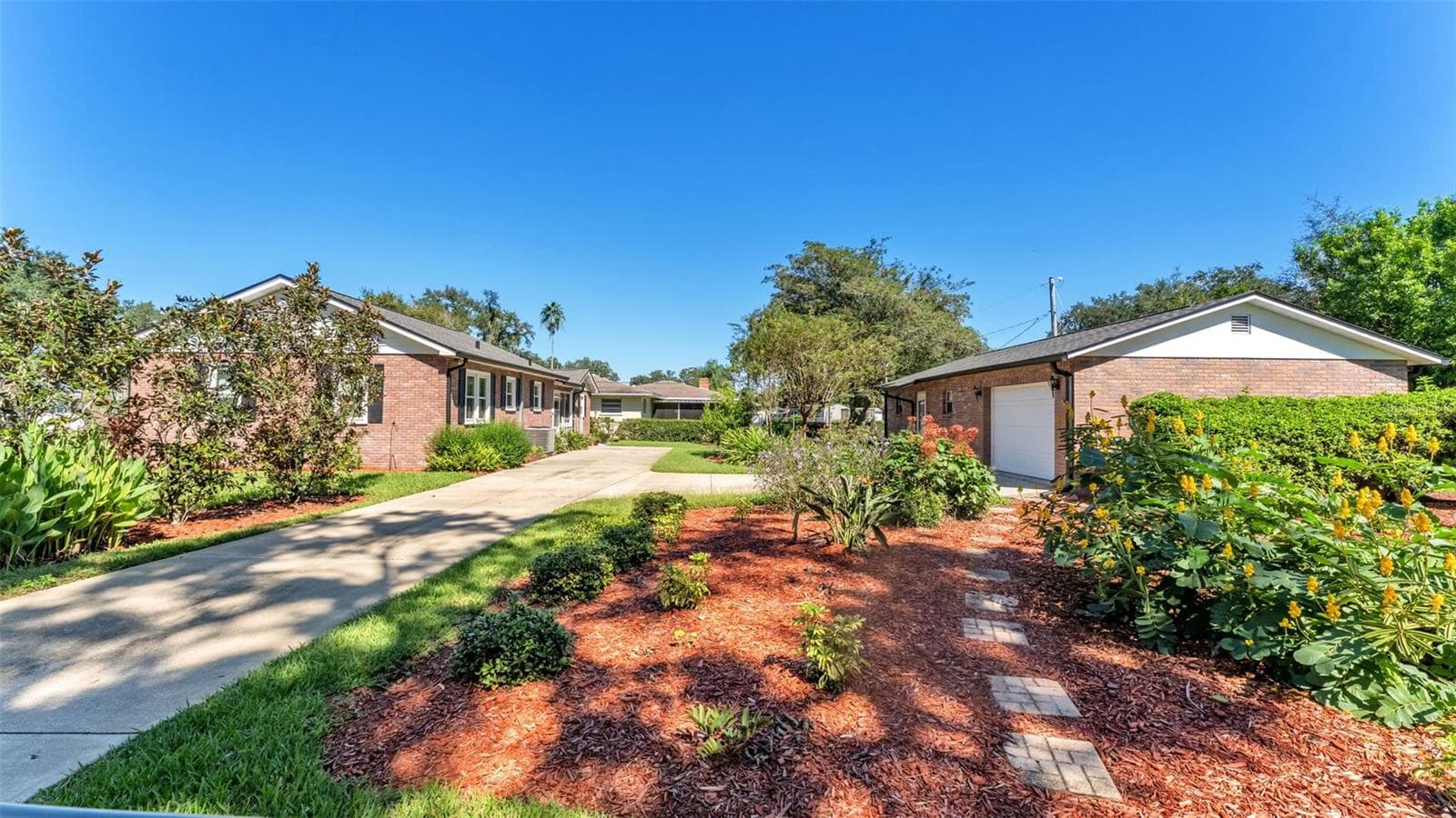 Single Family Residence at 2206 BRISTOL AVE, LAKELAND, photo 9 of 52