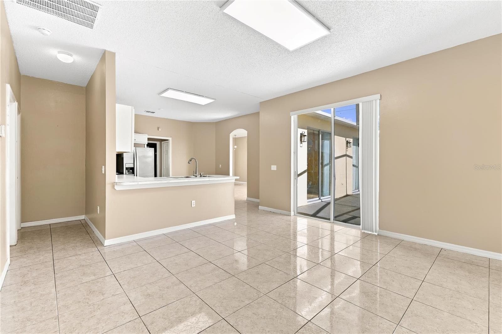 Single Family Residence at 101 BLACKPOOL WAY, KISSIMMEE, photo 5 of 26