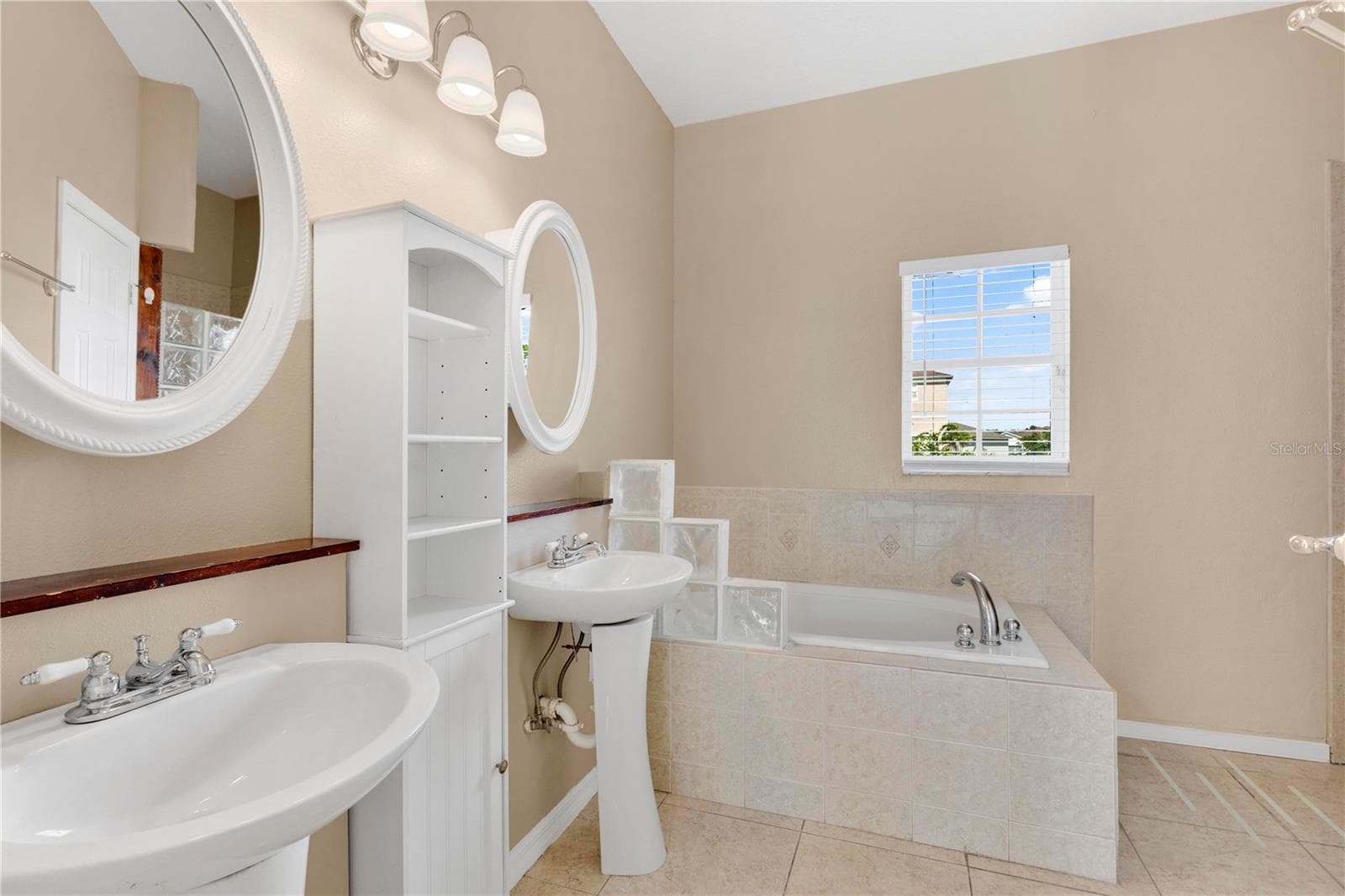 Single Family Residence at 101 BLACKPOOL WAY, KISSIMMEE, photo 12 of 26