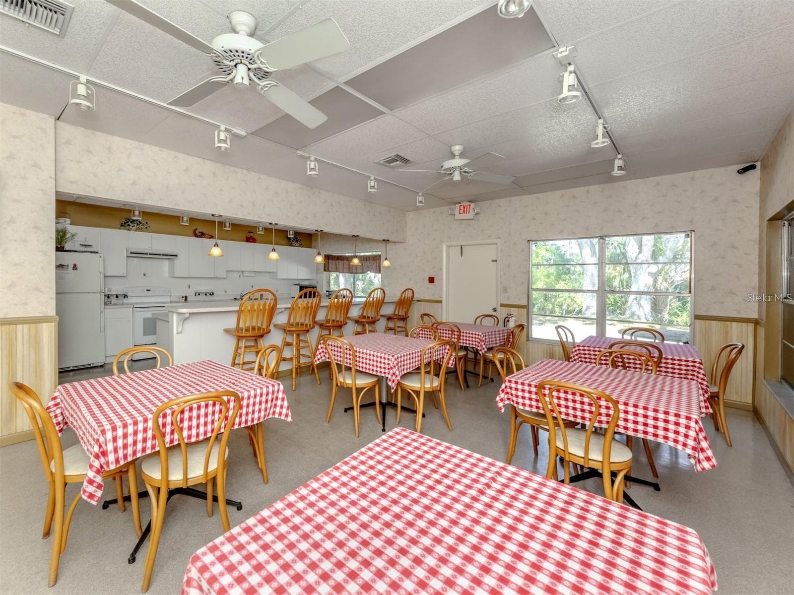 Condominium at 3208 RAMBLEWOOD DR N, SARASOTA, photo 35 of 66