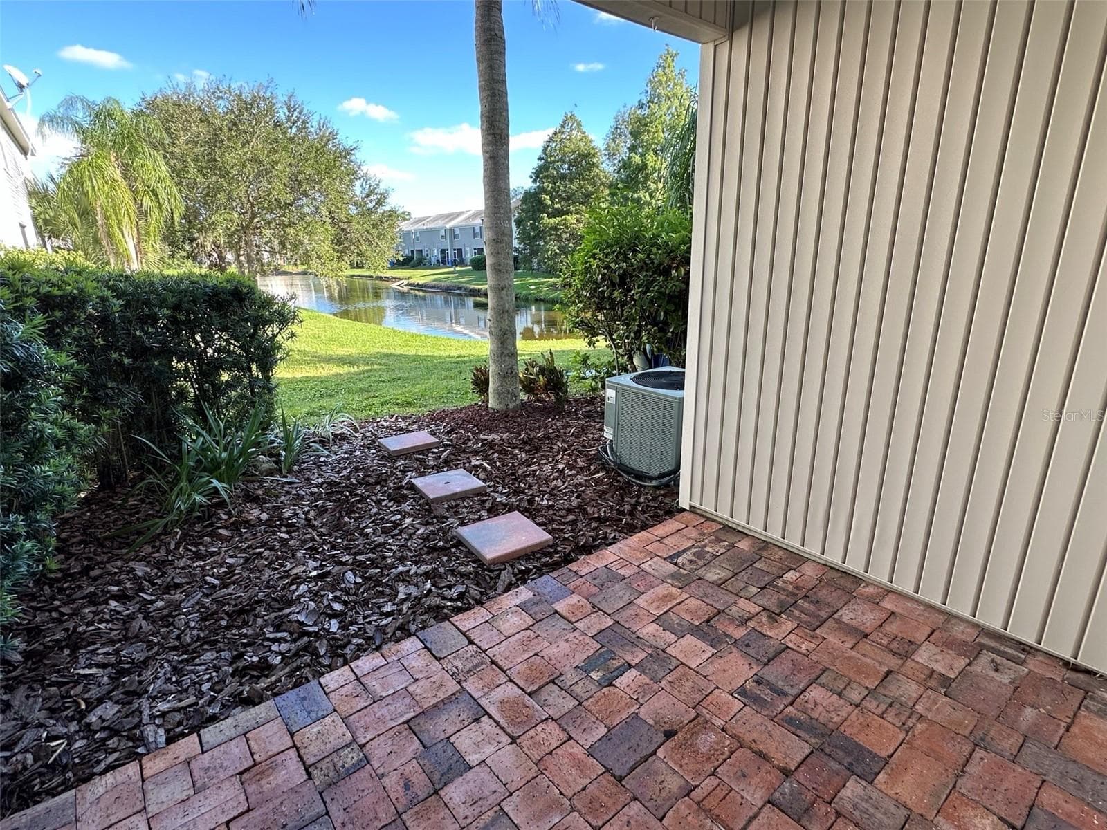 Townhouse at 12207 COUNTRY WHITE CIR, TAMPA, photo 23 of 37
