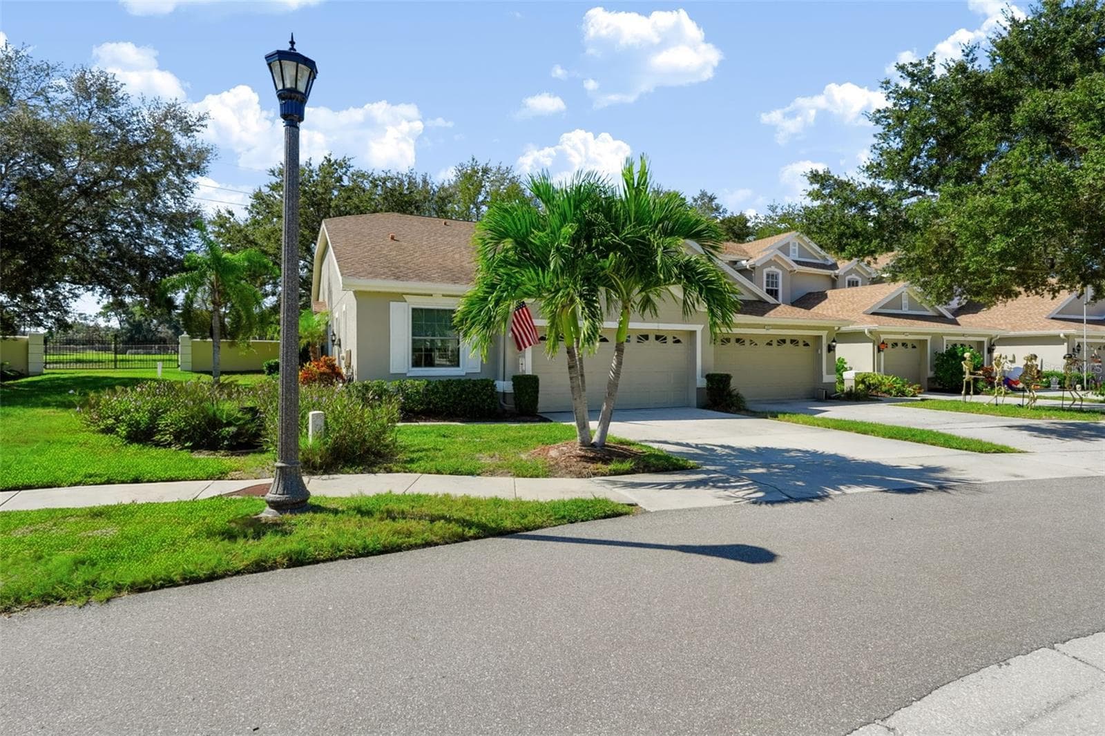 Townhouse at 666 SPRING LAKE CIR, TARPON SPRINGS, photo 3 of 51