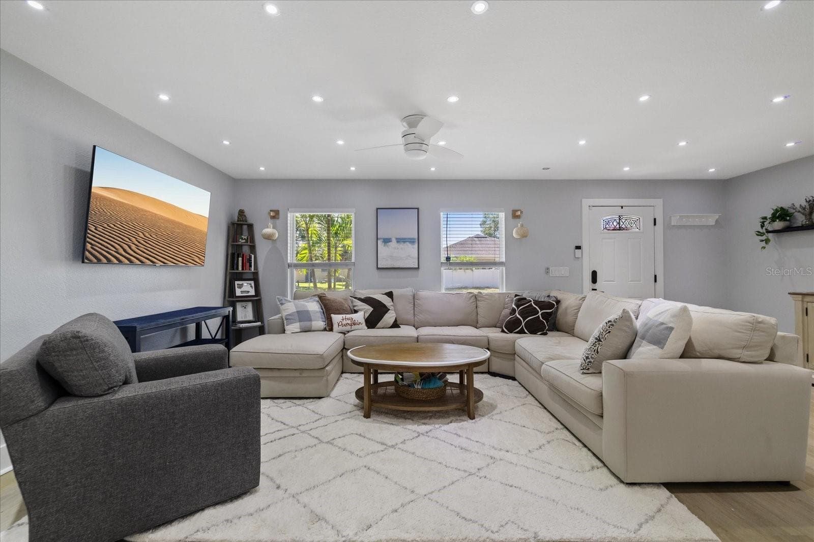 Single Family Residence at 2905 W PAXTON AVE, TAMPA, photo 5 of 39