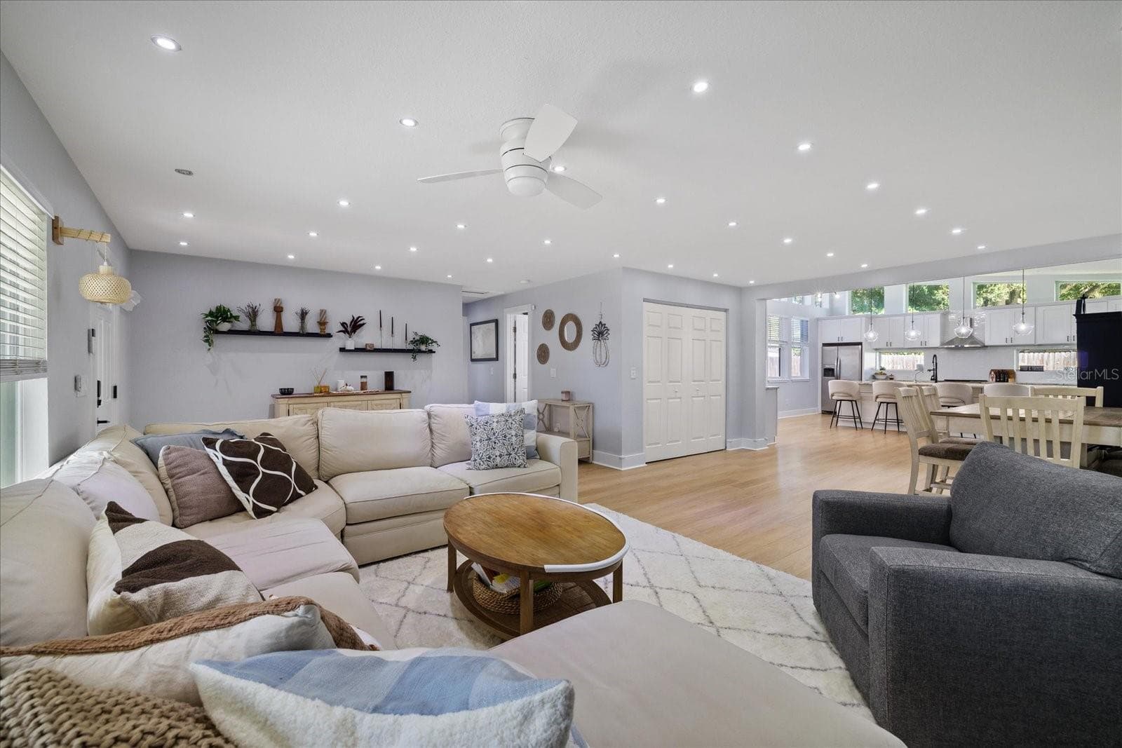 Single Family Residence at 2905 W PAXTON AVE, TAMPA, photo 6 of 39