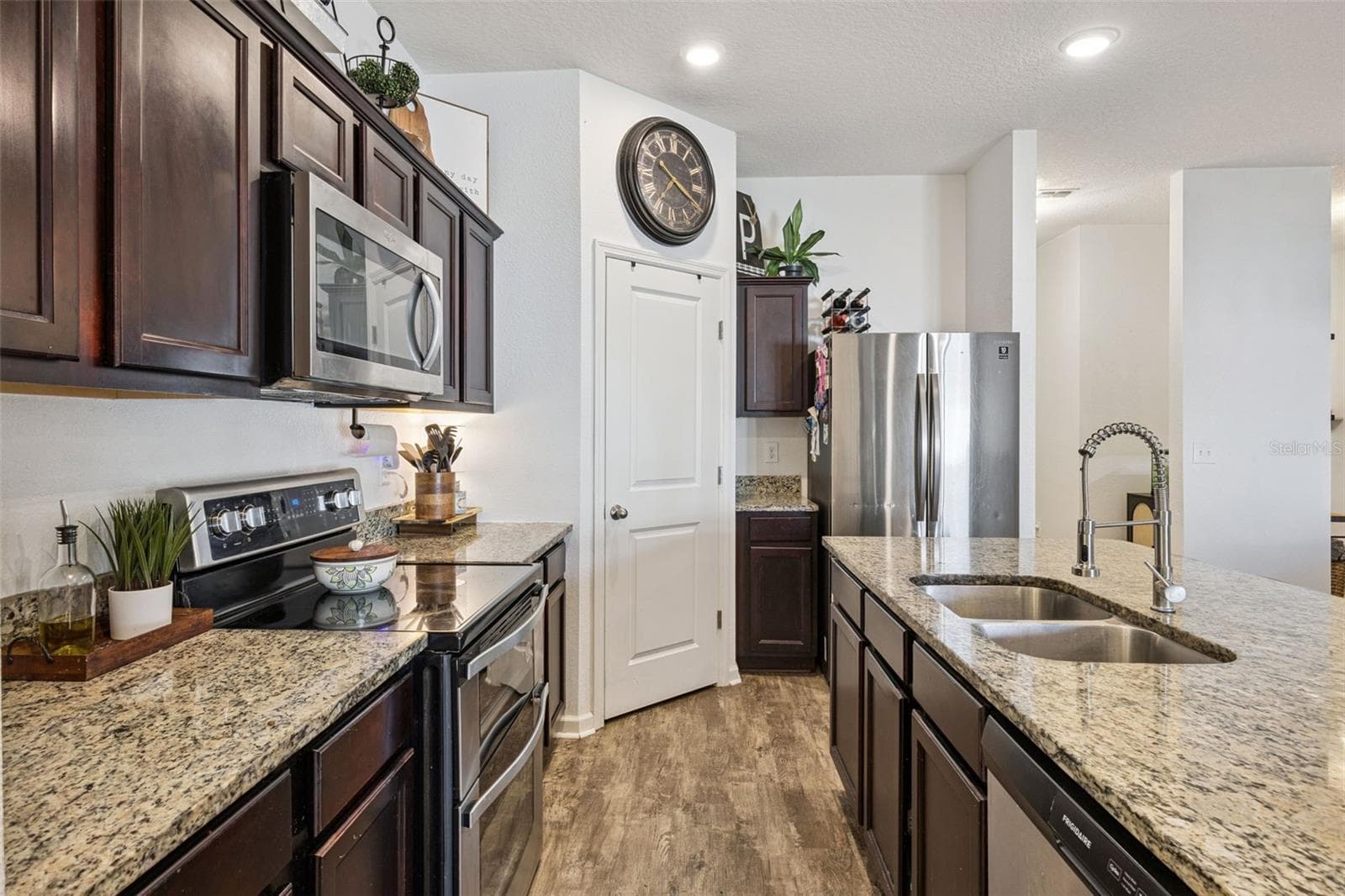 Single Family Residence at 1202 LYCASTE DR, DAVENPORT, photo 4 of 32