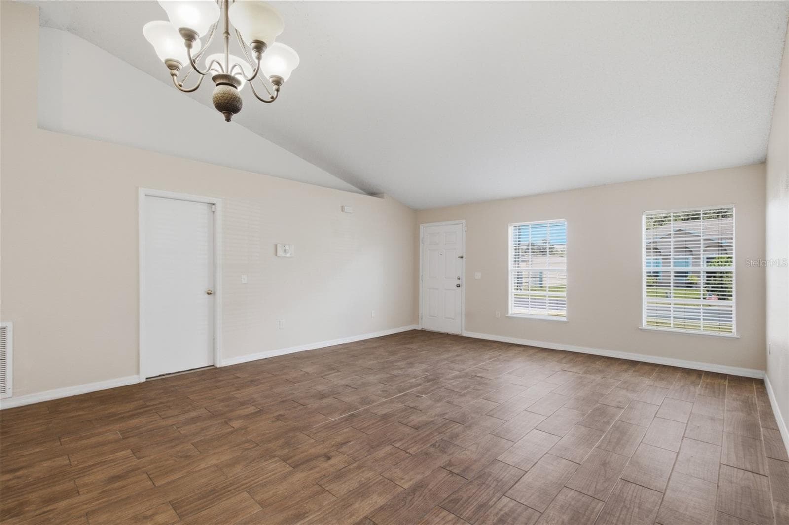 Single Family Residence at 760 PALAISEAU CT, KISSIMMEE, photo 15 of 44