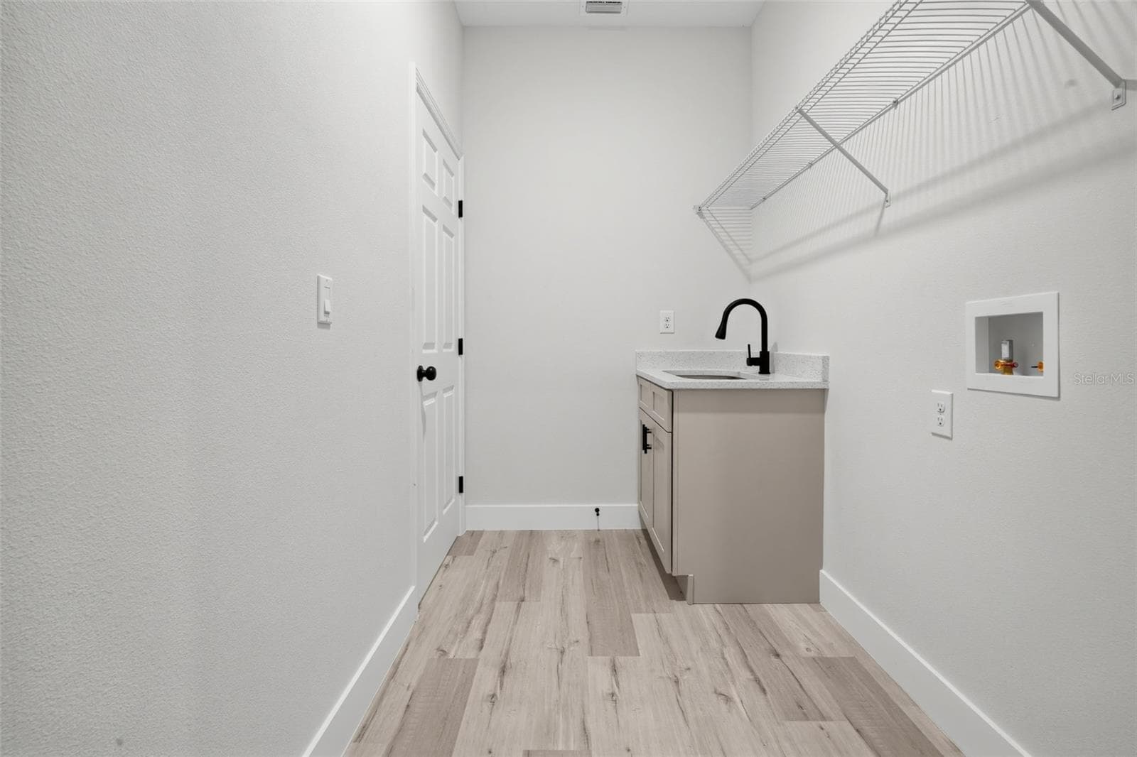 Single Family Residence at 806 LOLA DR, SEBRING, photo 33 of 38