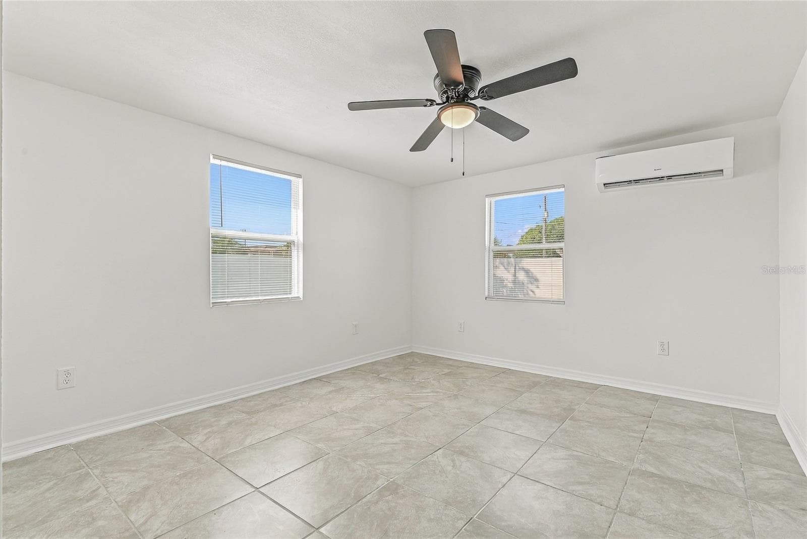 Single Family Residence at 4544 W MINNEHAHA ST, TAMPA, photo 28 of 39