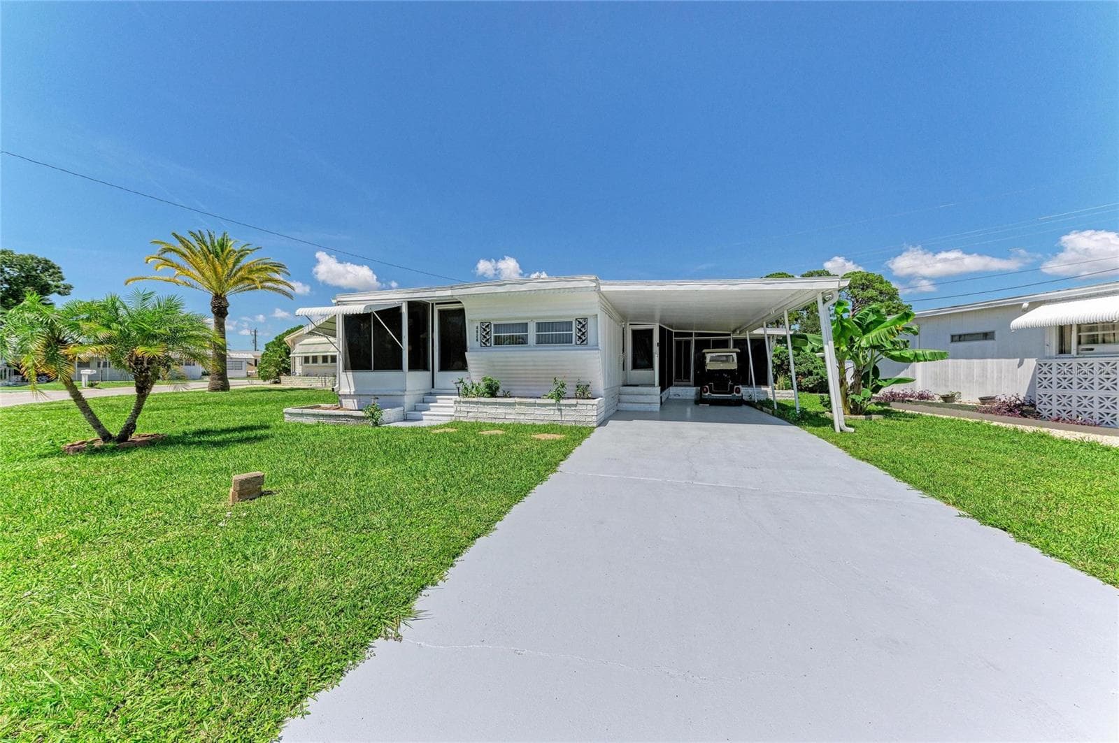 Mobile Home at 4924 OAKLAND HILLS AVE, SARASOTA, photo 3 of 85