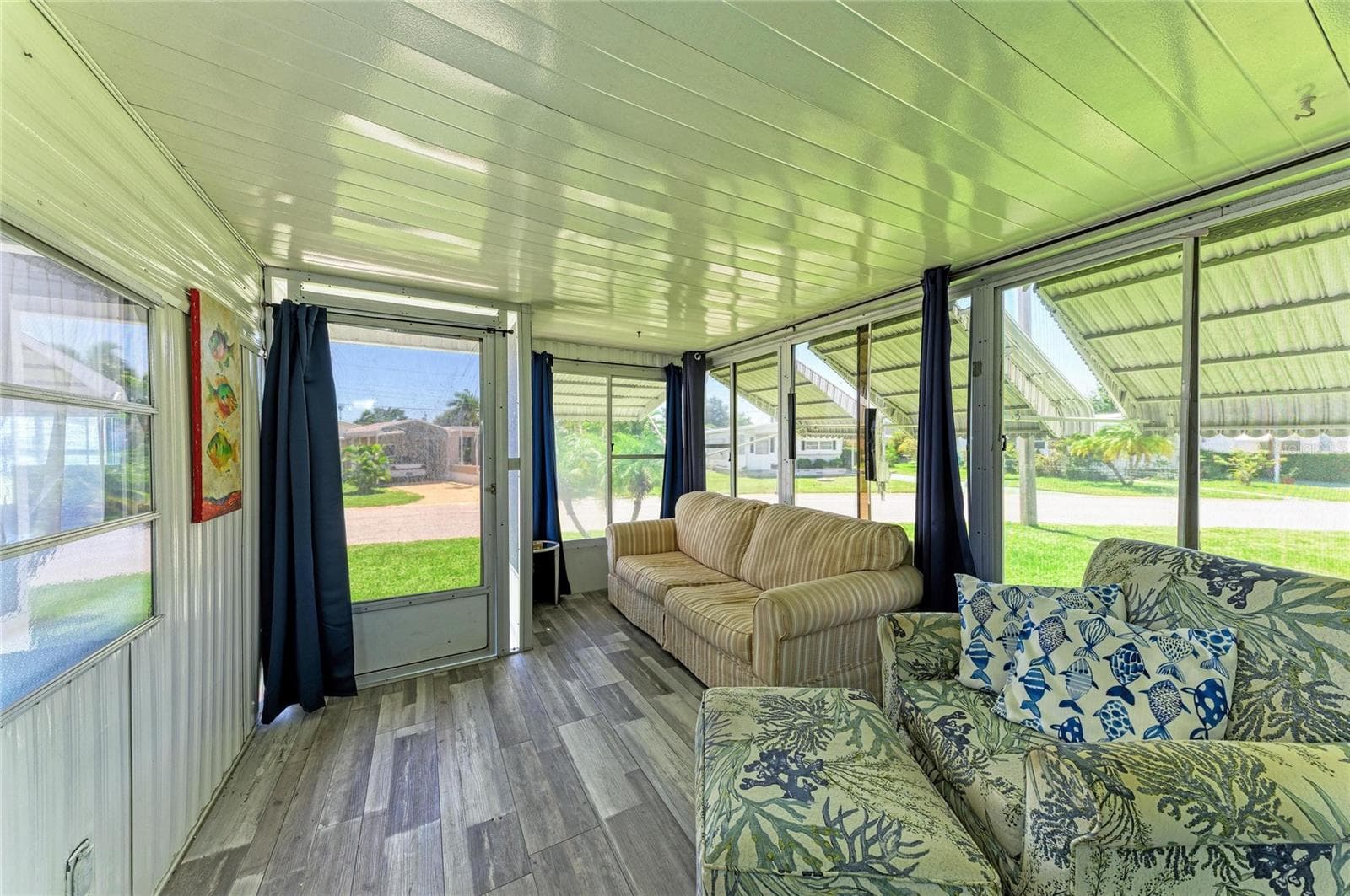 Enclosed front porch - 4924 OAKLAND HILLS AVE, SARASOTA