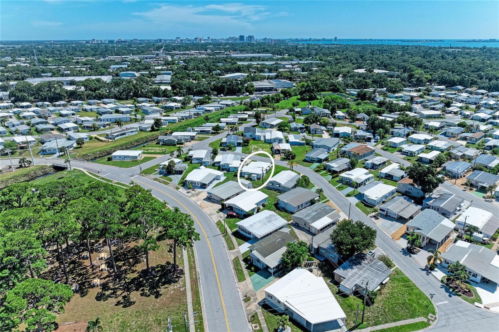 Mobile Home at 4924 OAKLAND HILLS AVE, SARASOTA, photo 45 of 85