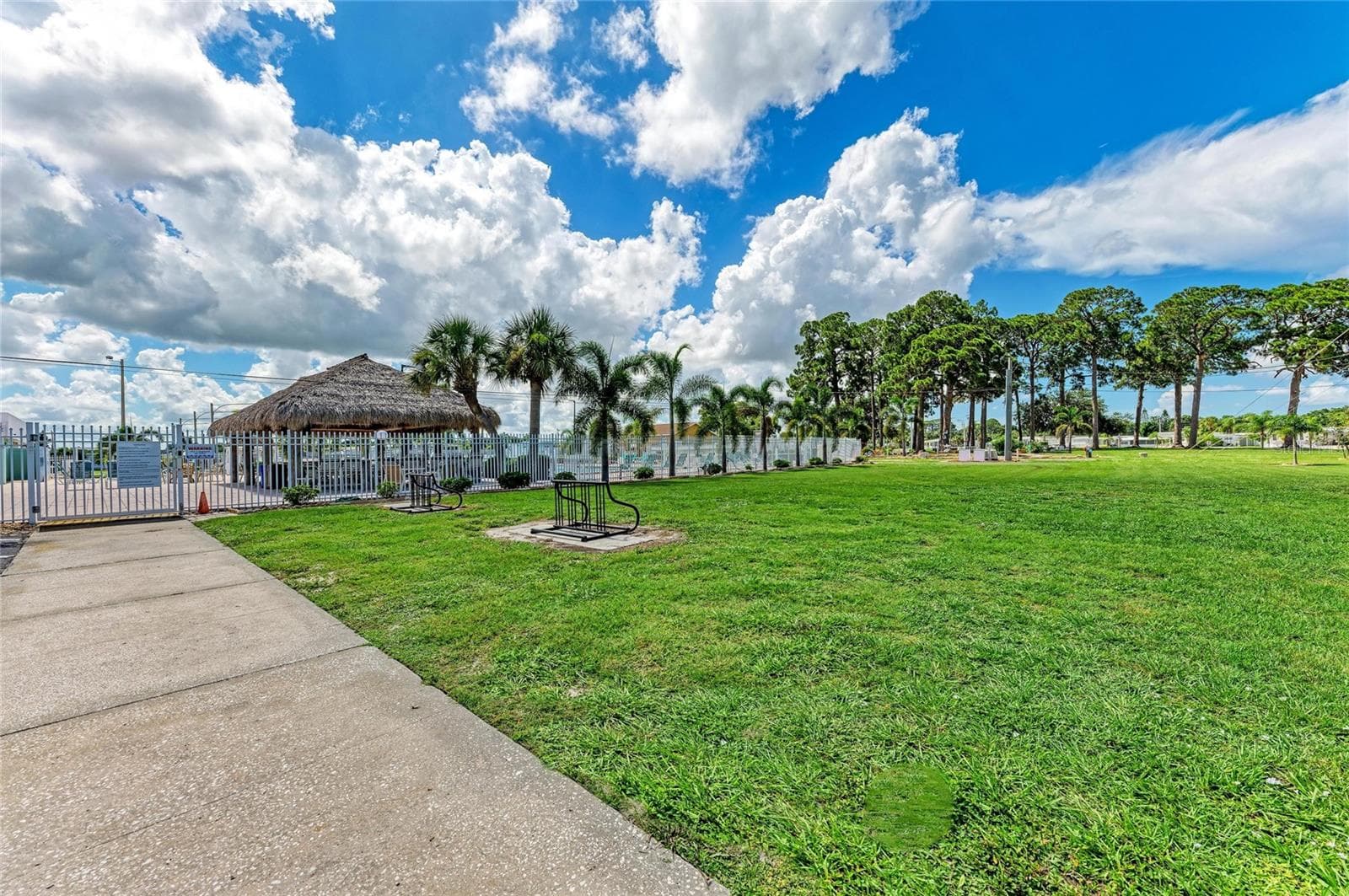 Mobile Home at 4924 OAKLAND HILLS AVE, SARASOTA, photo 69 of 85