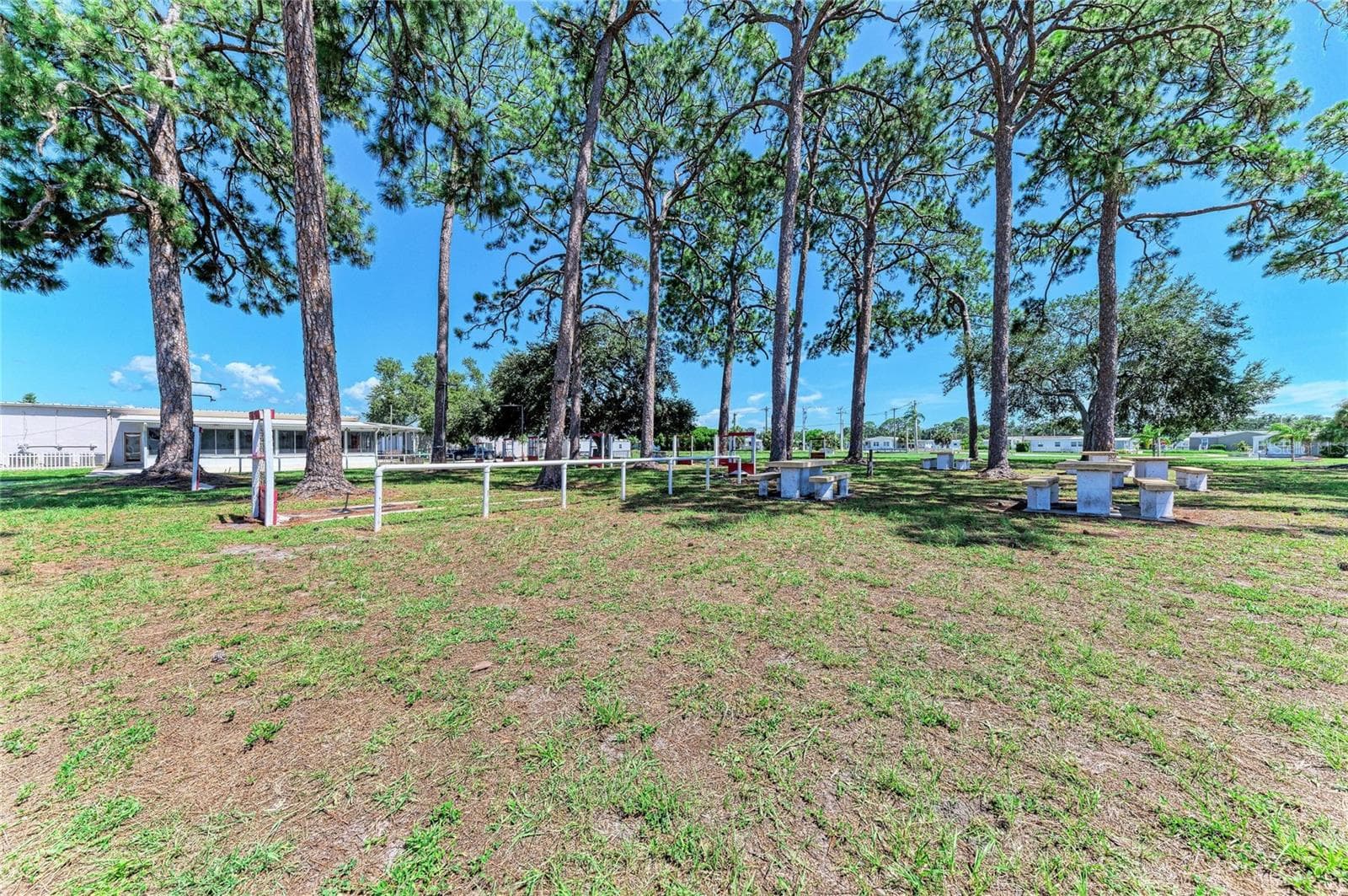 Mobile Home at 4924 OAKLAND HILLS AVE, SARASOTA, photo 75 of 85