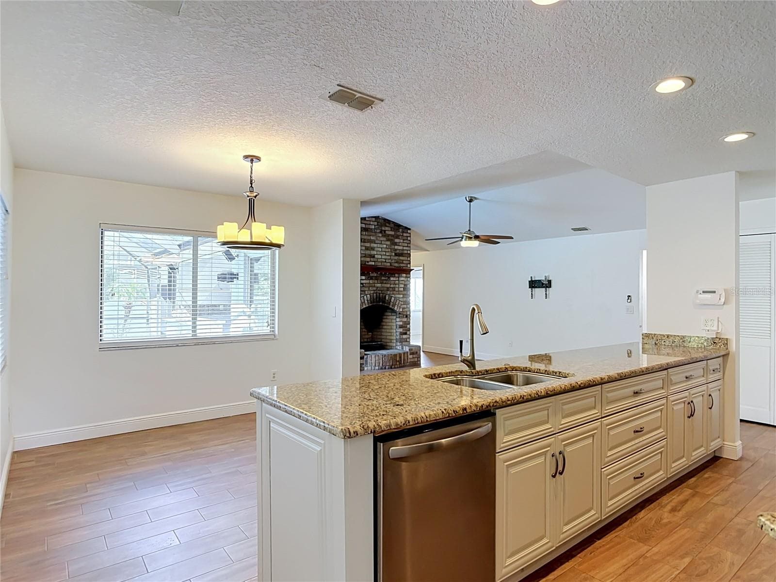 Single Family Residence at 510 BROKENSHIRE DR, DEBARY, photo 10 of 67