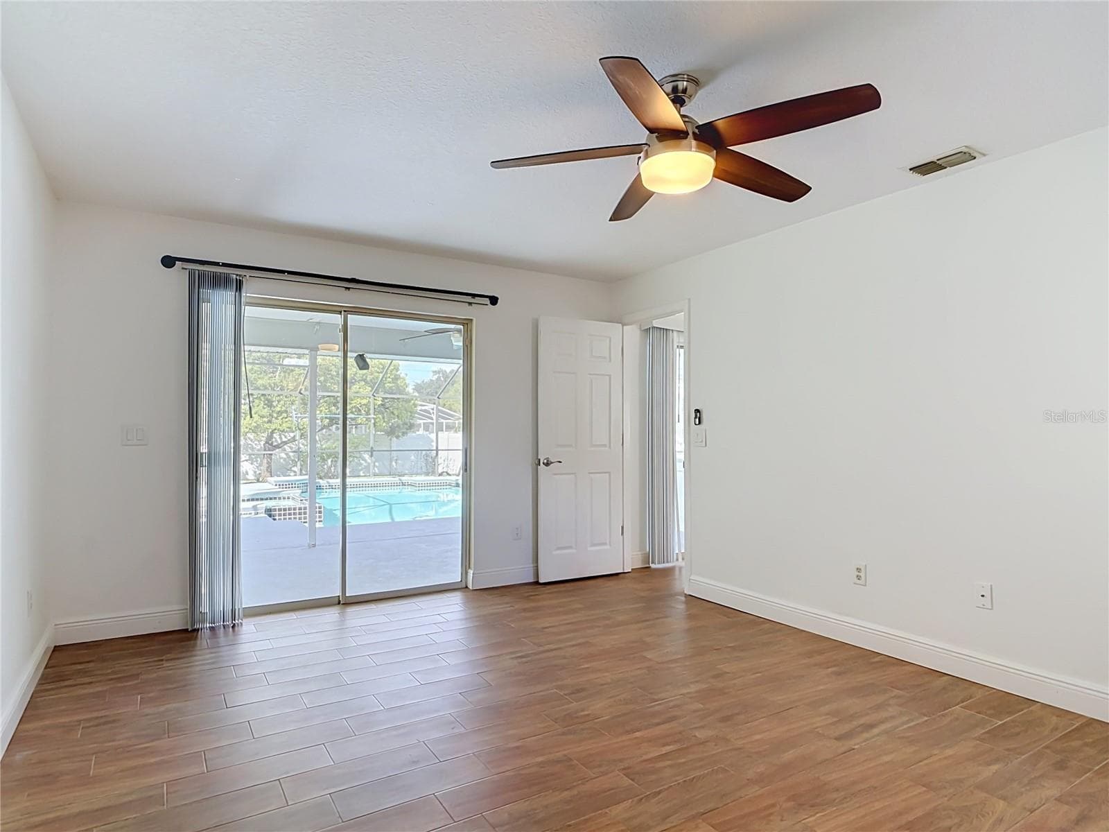 Primary Bedroom - 510 BROKENSHIRE DR, DEBARY