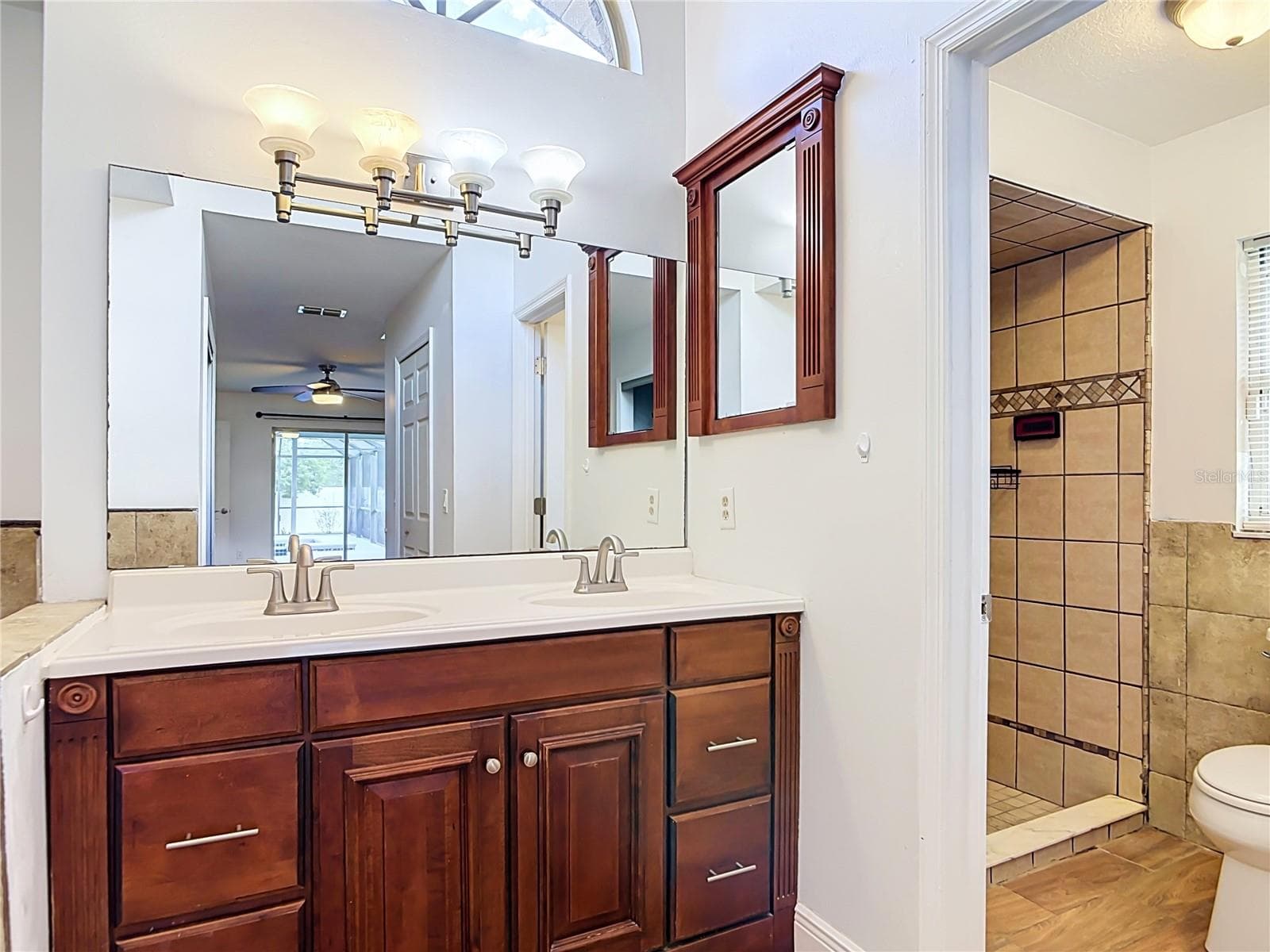 Primary Bathroom - 510 BROKENSHIRE DR, DEBARY