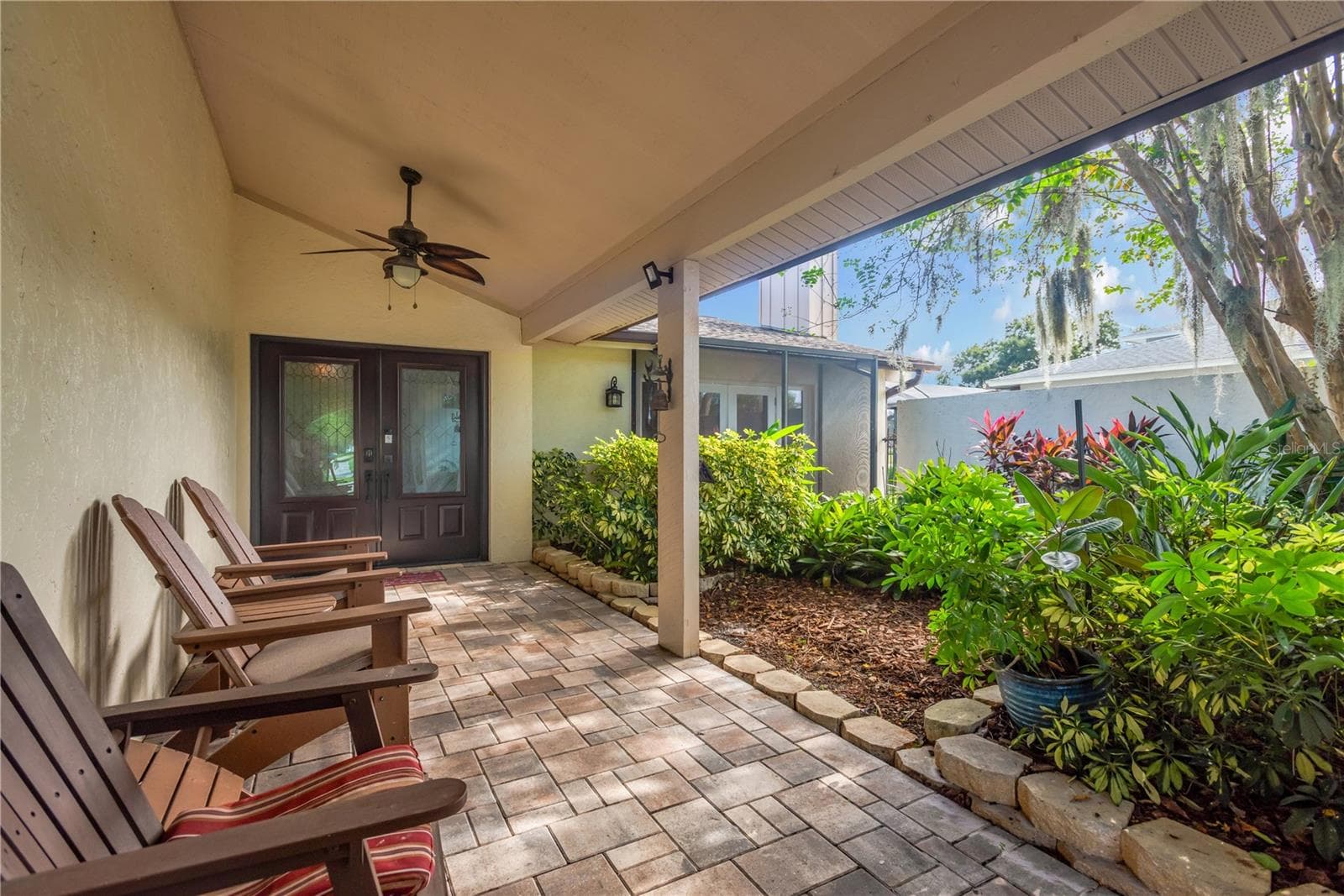 Courtyard entrance w/ double door entry - 16407 W COURSE DR, TAMPA