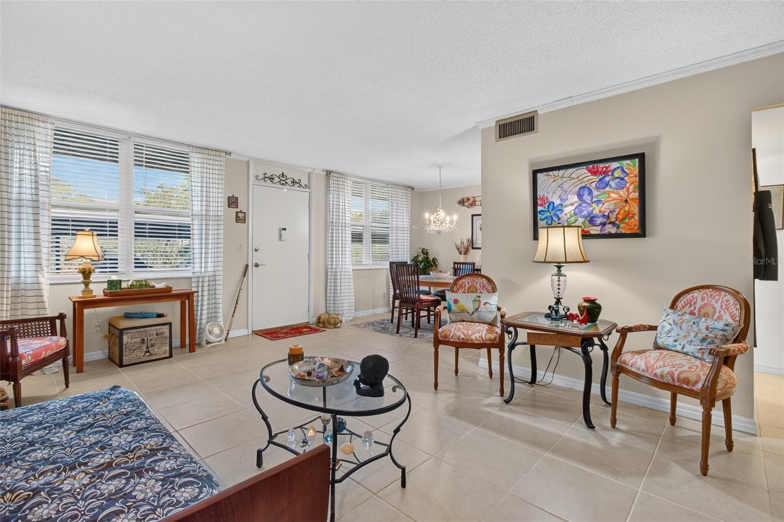 Living room dining room - 5095 BAY ST NE #104, ST PETERSBURG