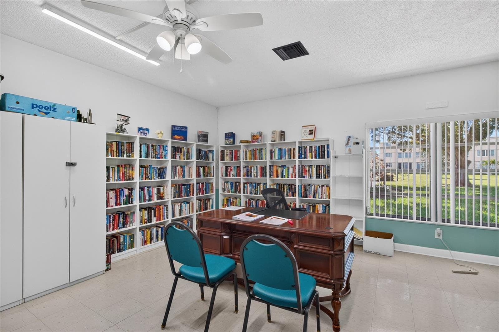 Library - 5095 BAY ST NE #104, ST PETERSBURG